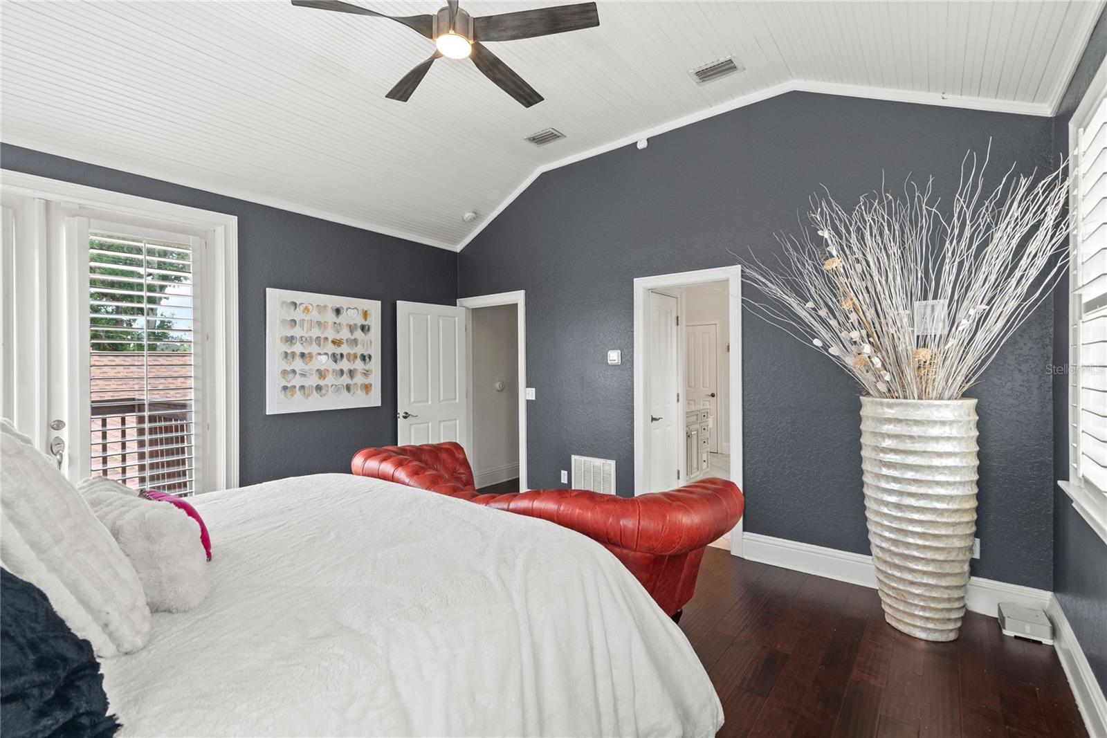 Image 19 of 42 For 521 Sheridan Boulevard