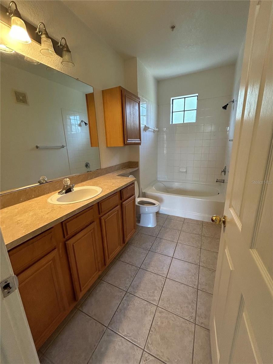 Image 13 of 16 For 6109 Metrowest Boulevard 105
