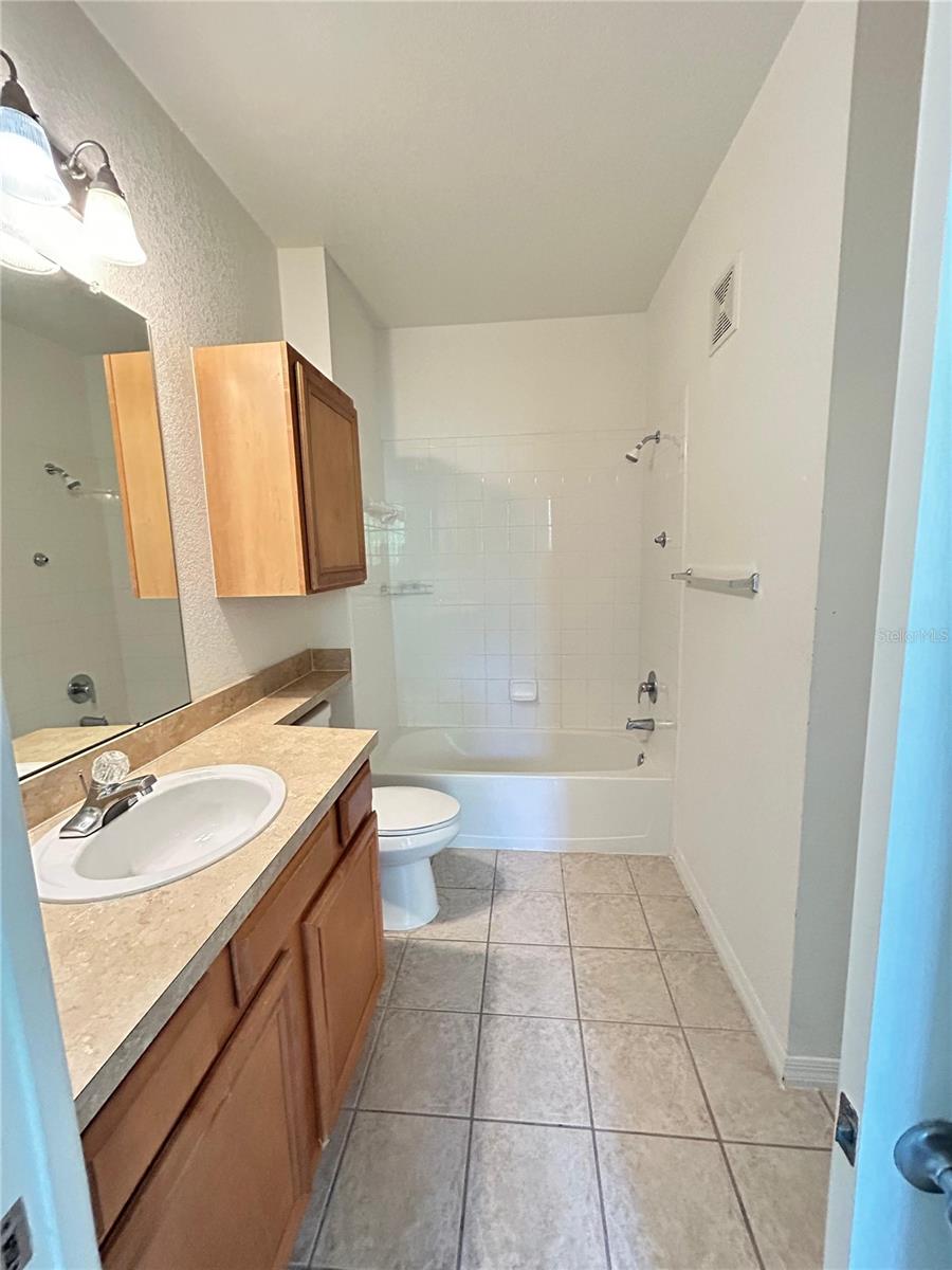 Image 15 of 16 For 6109 Metrowest Boulevard 105