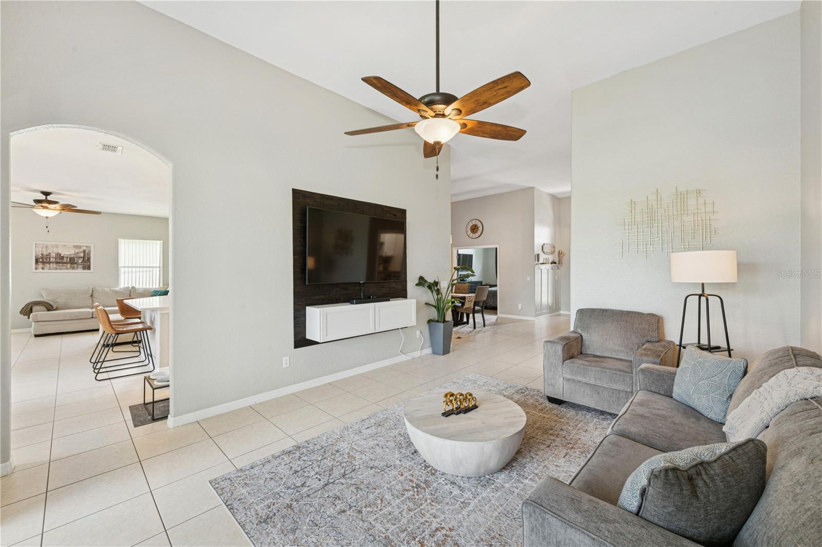Image 10 of 47 For 341 Lake Amberleigh Drive