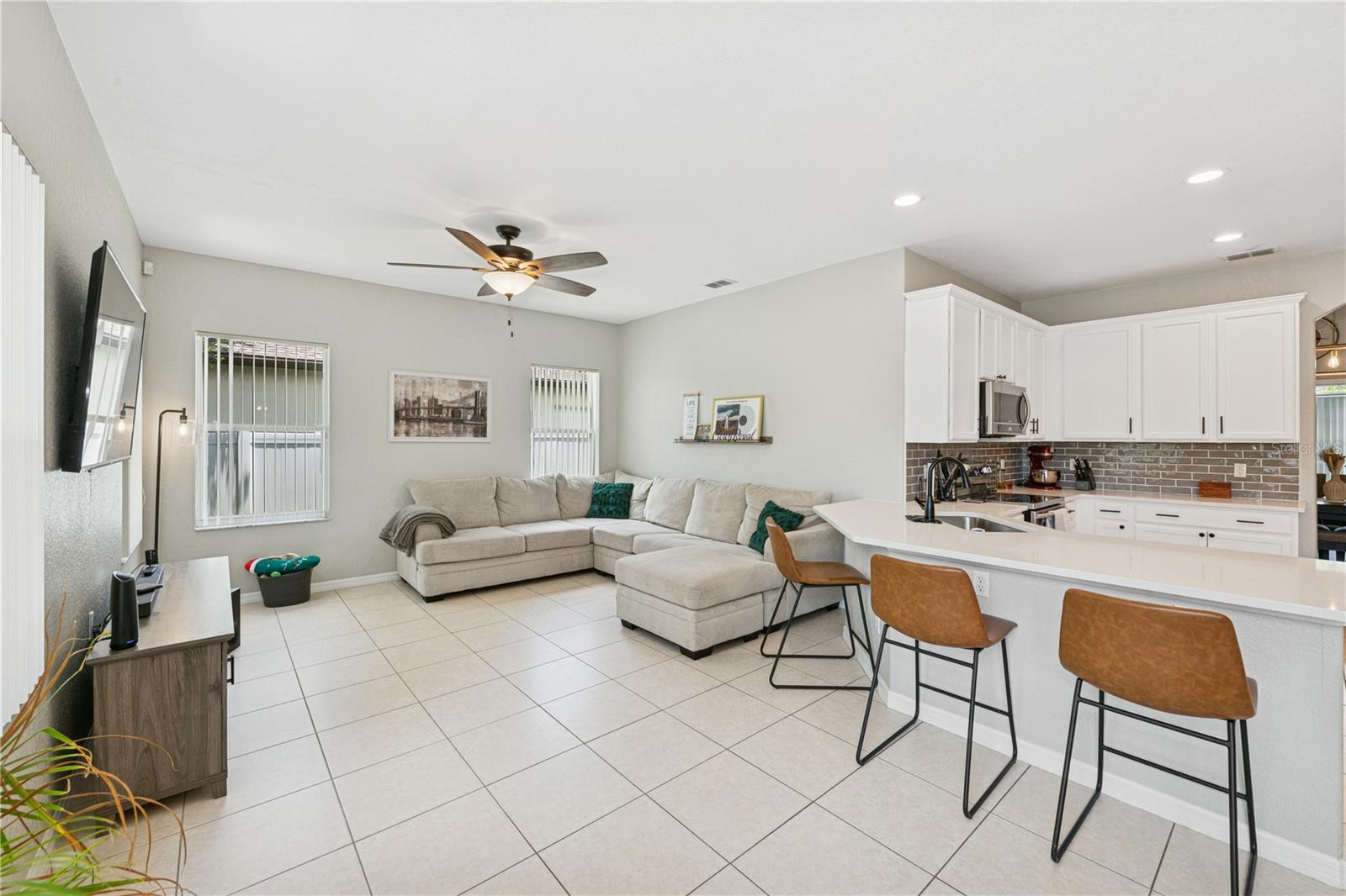 Image 12 of 47 For 341 Lake Amberleigh Drive