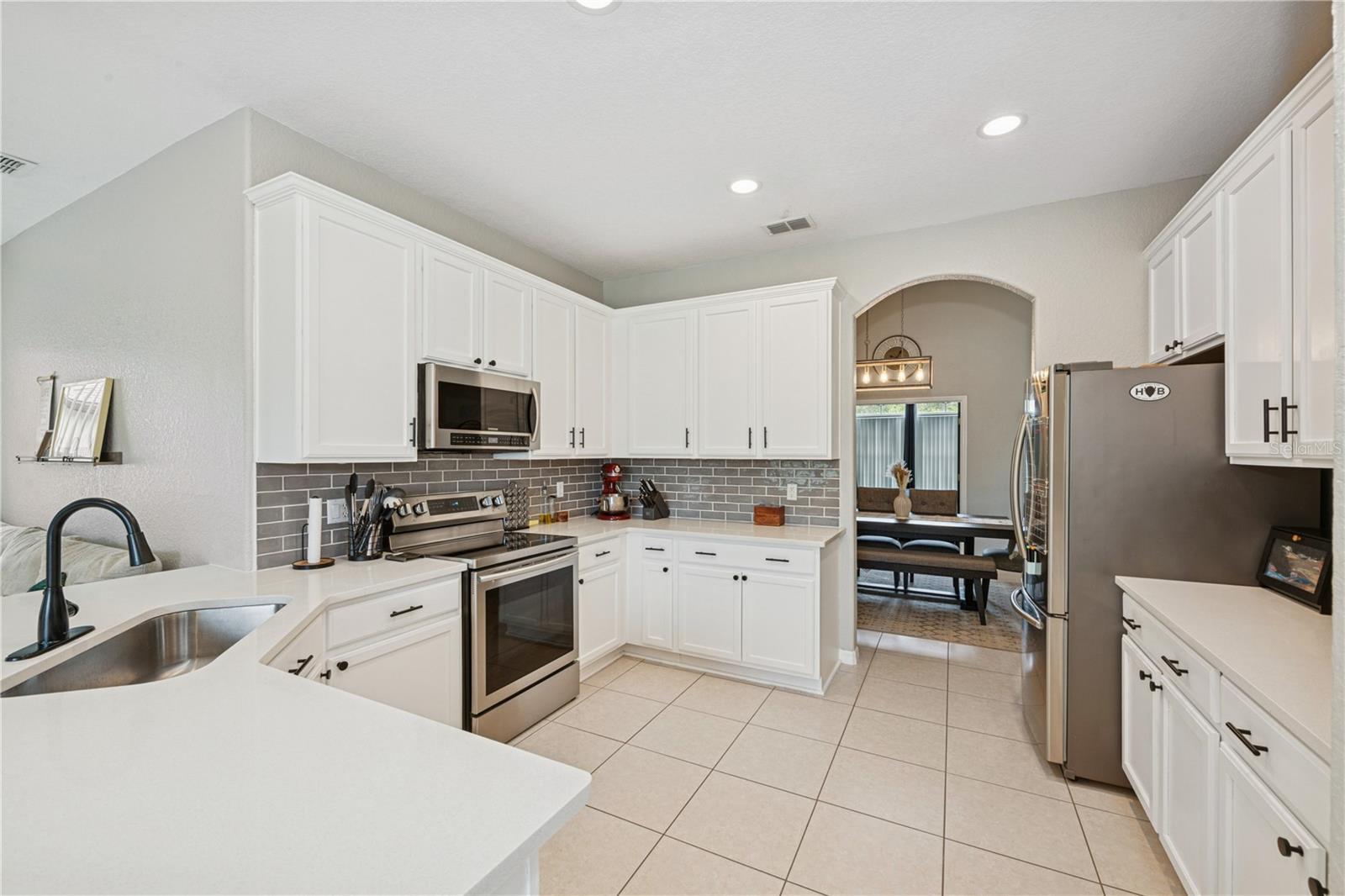 Image 14 of 47 For 341 Lake Amberleigh Drive