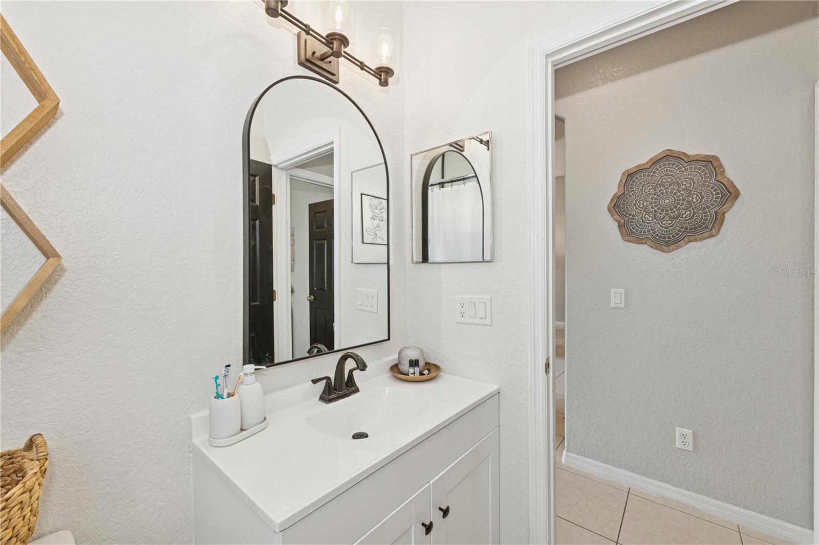 Image 24 of 47 For 341 Lake Amberleigh Drive