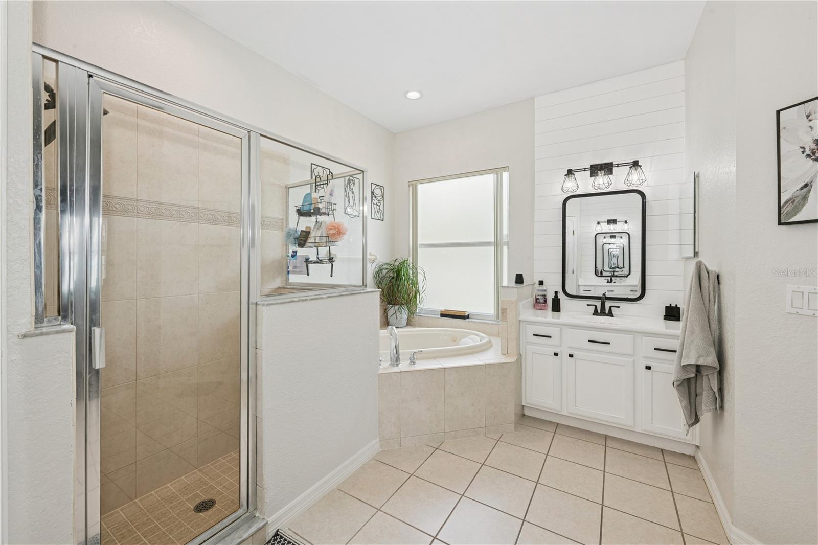 Image 32 of 47 For 341 Lake Amberleigh Drive