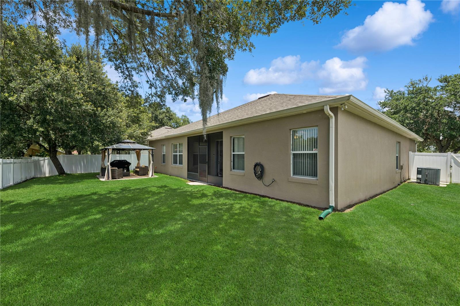 Image 37 of 47 For 341 Lake Amberleigh Drive