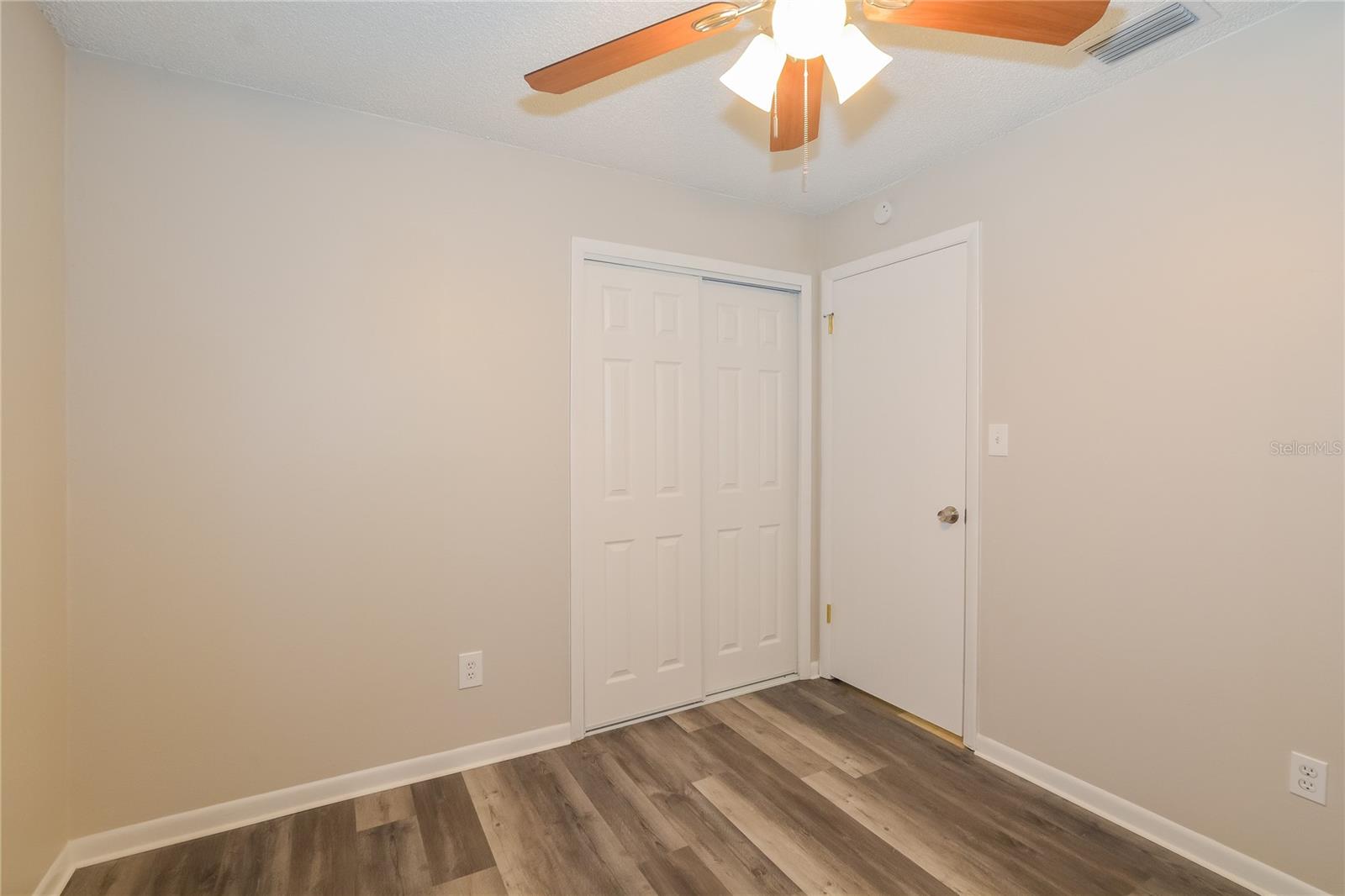 Image 11 of 16 For 7431 Portside Court
