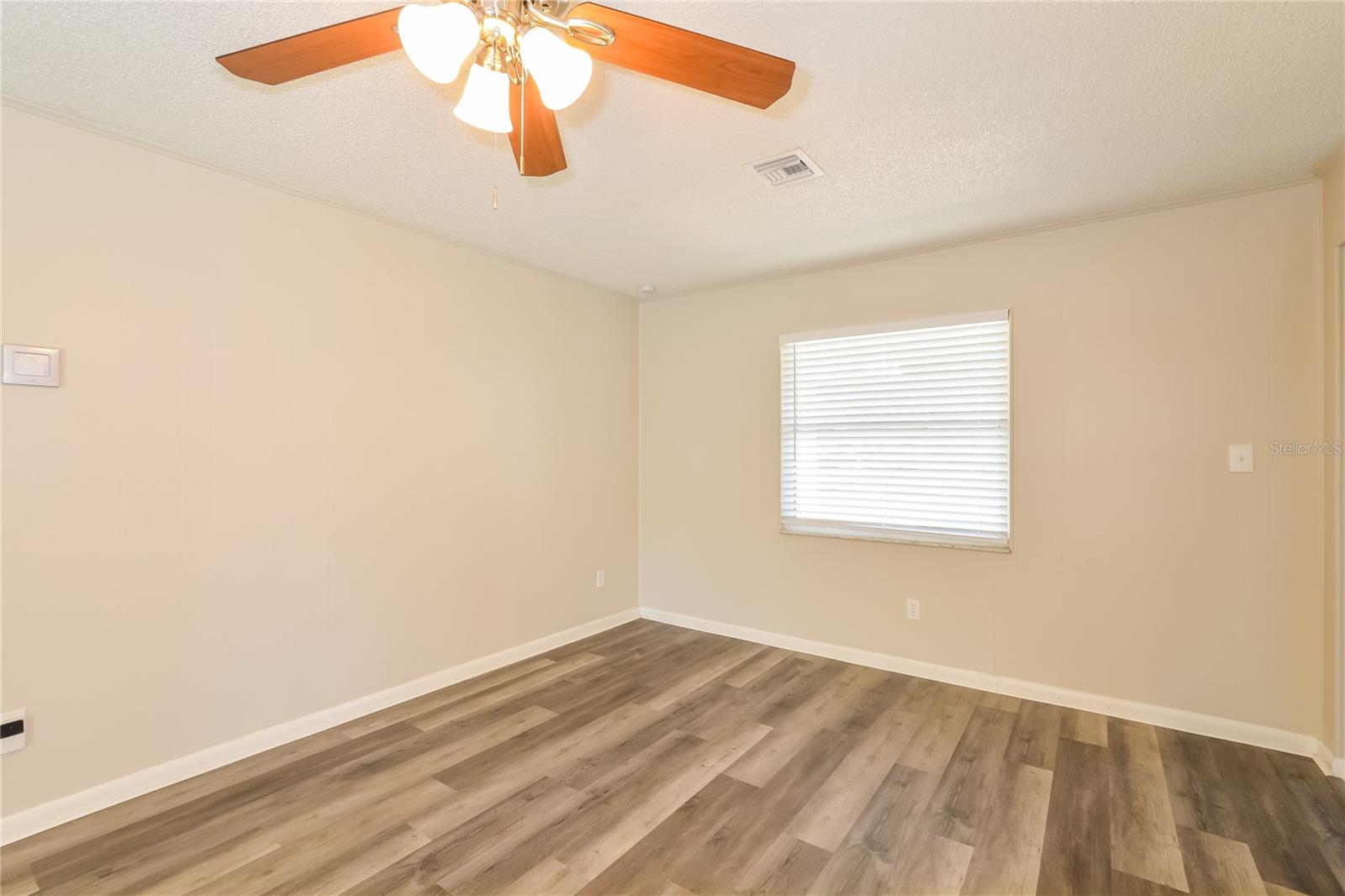 Image 13 of 16 For 7431 Portside Court