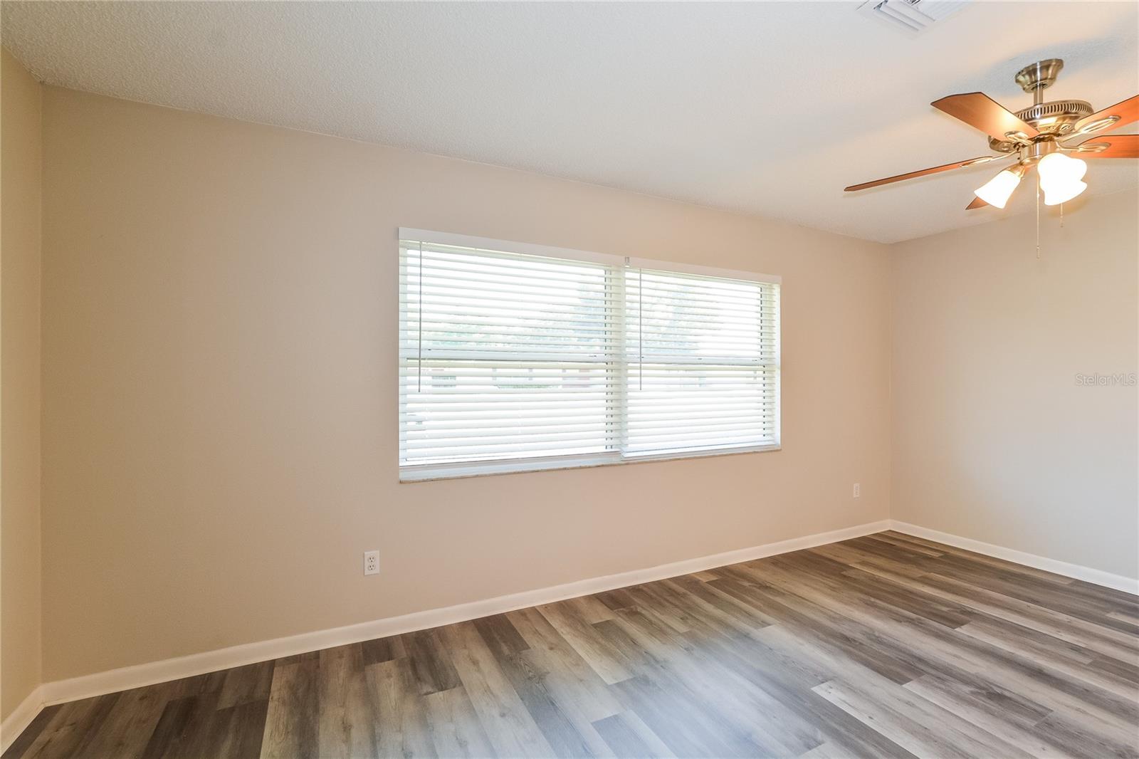 Image 8 of 16 For 7431 Portside Court