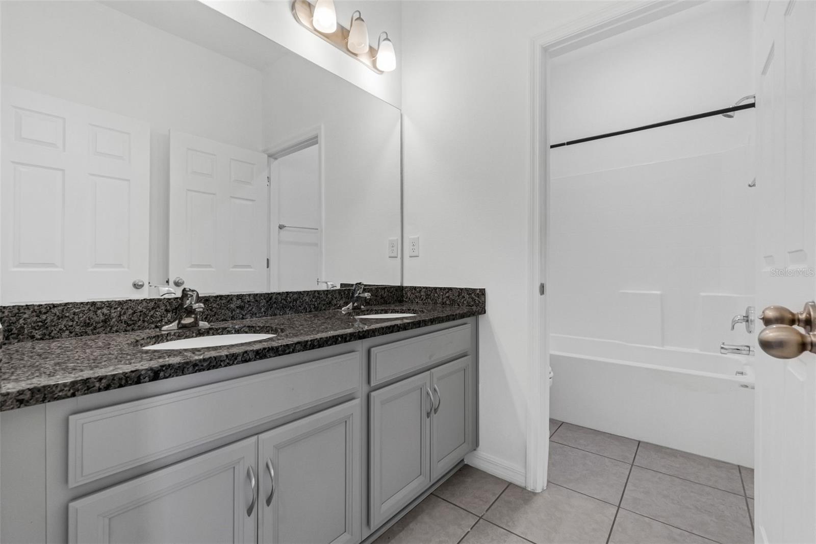 Image 12 of 19 For 429 Ohio Way