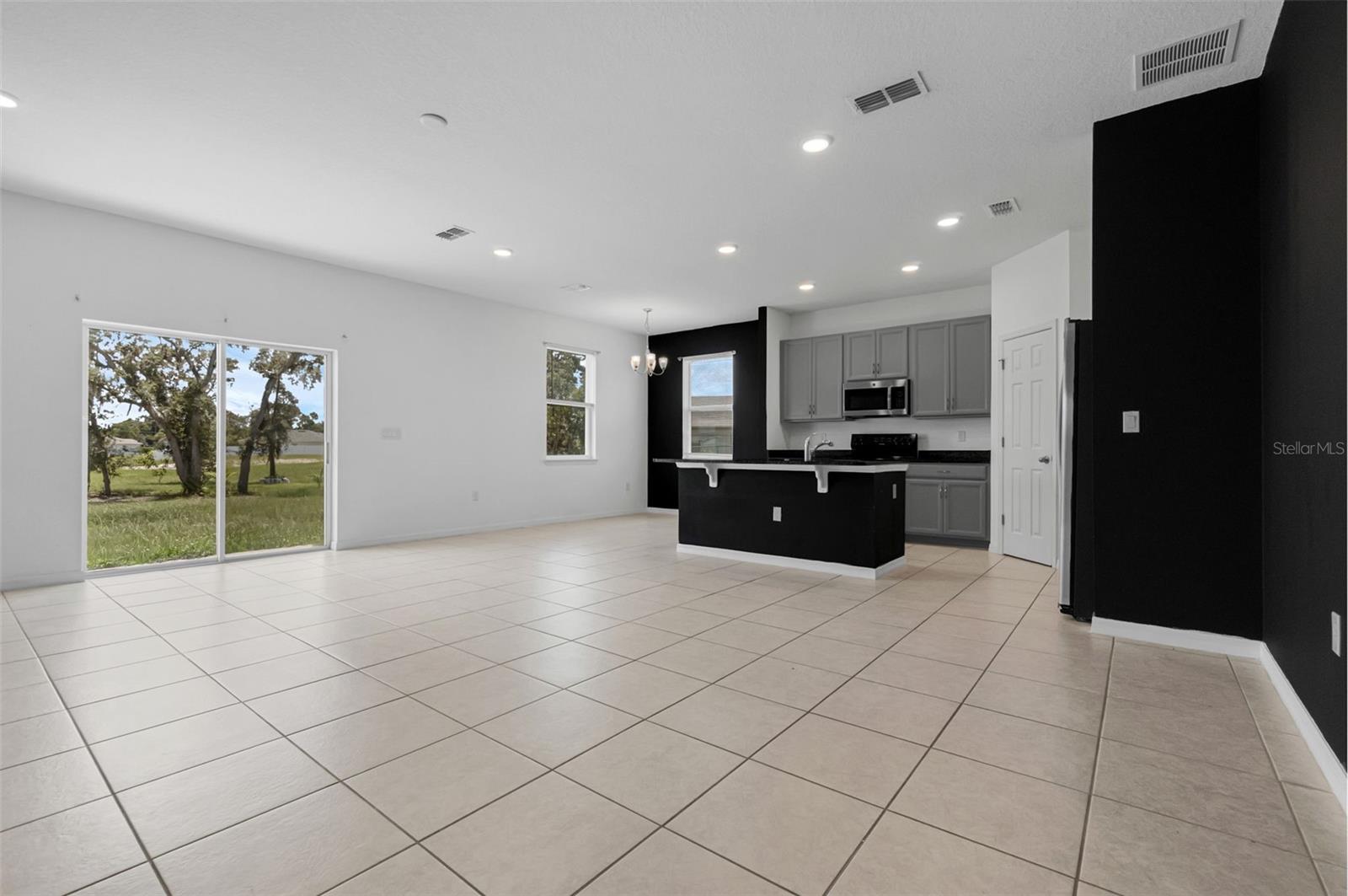 Image 2 of 19 For 429 Ohio Way