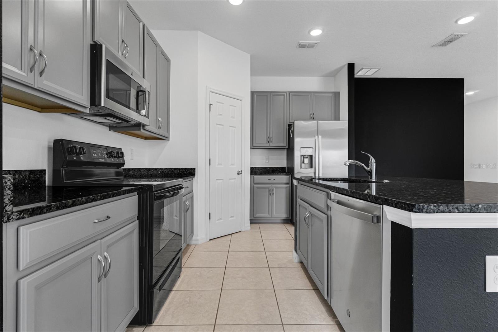 Image 5 of 19 For 429 Ohio Way