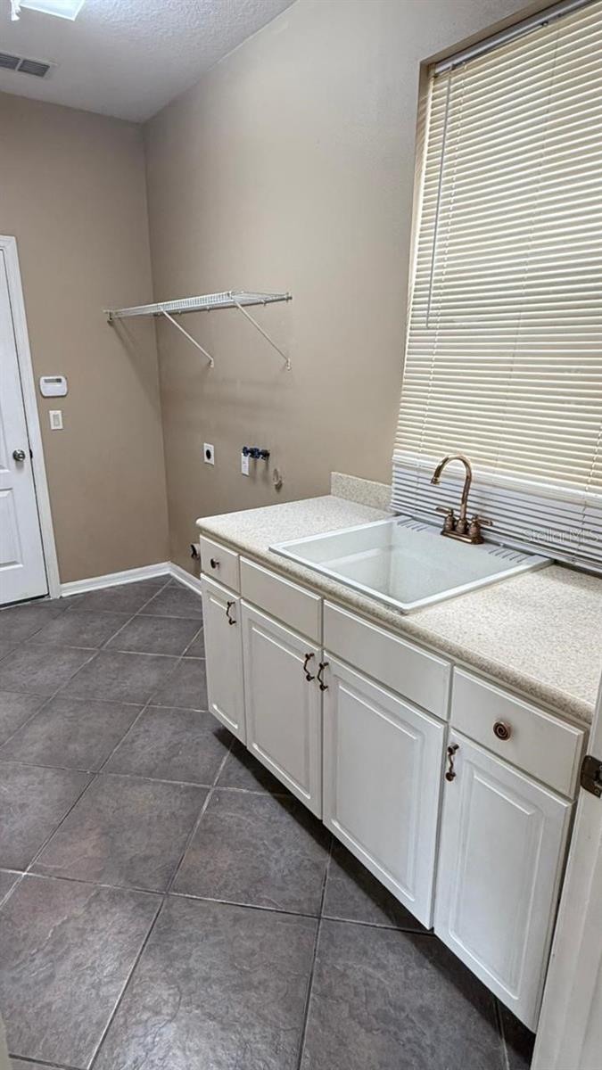 Image 10 of 22 For 643 Willett Drive