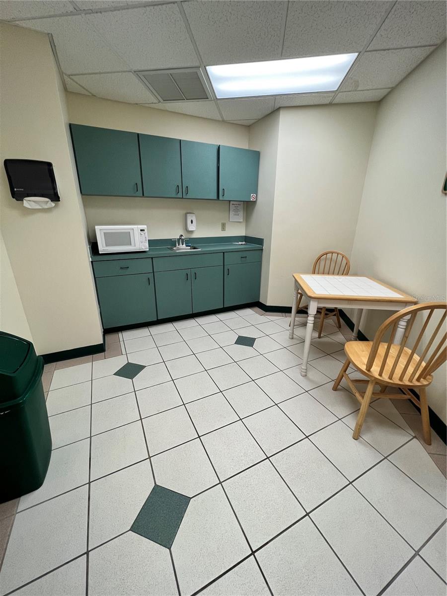 Image 11 of 12 For 7802 Kingspointe Parkway 207b