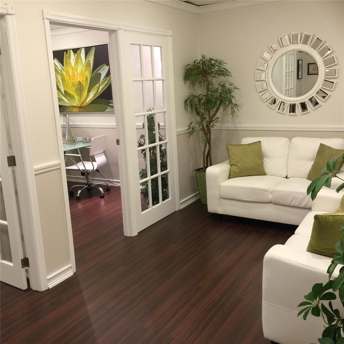 Image 8 of 12 For 7802 Kingspointe Parkway 207b