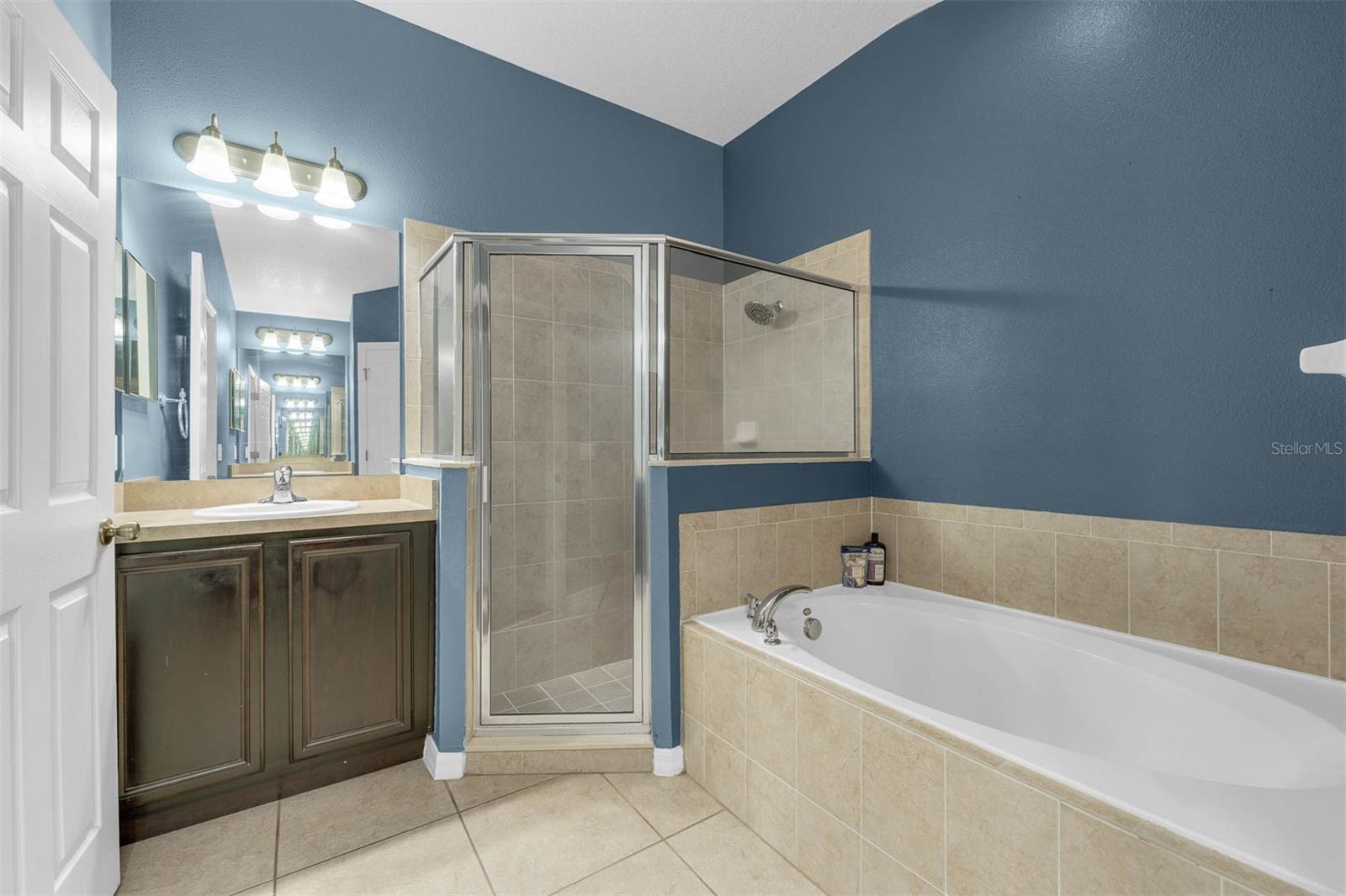 Image 17 of 37 For 2877 Lafayette Trace Drive