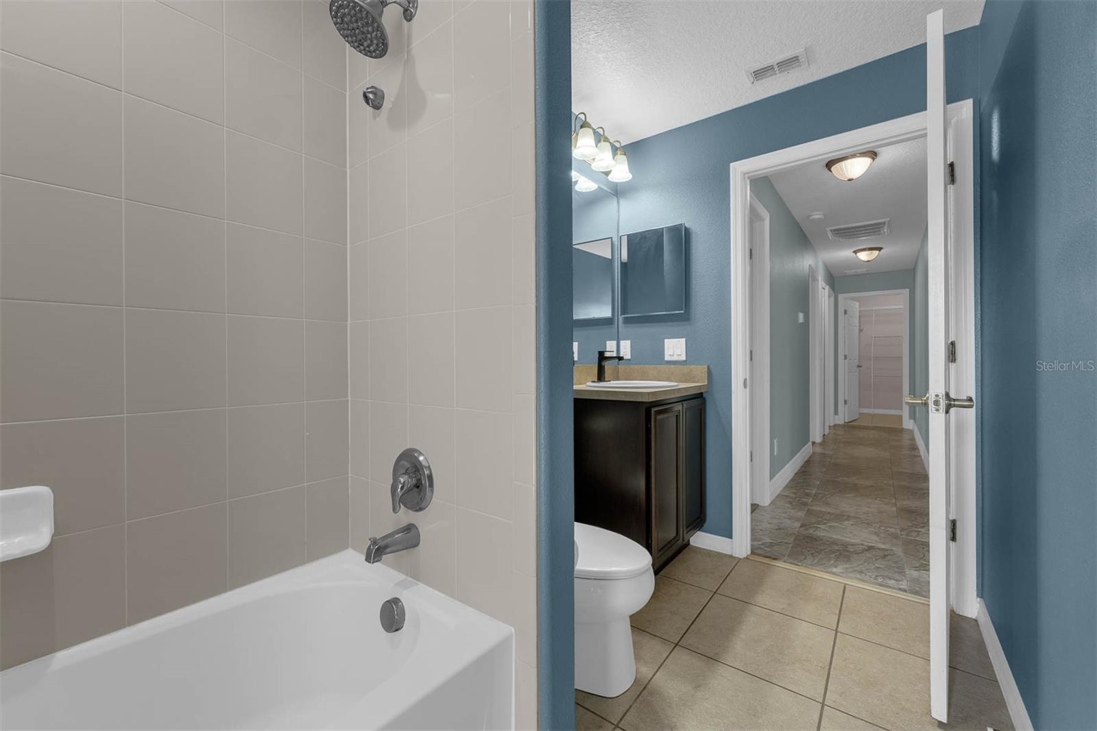 Image 22 of 37 For 2877 Lafayette Trace Drive