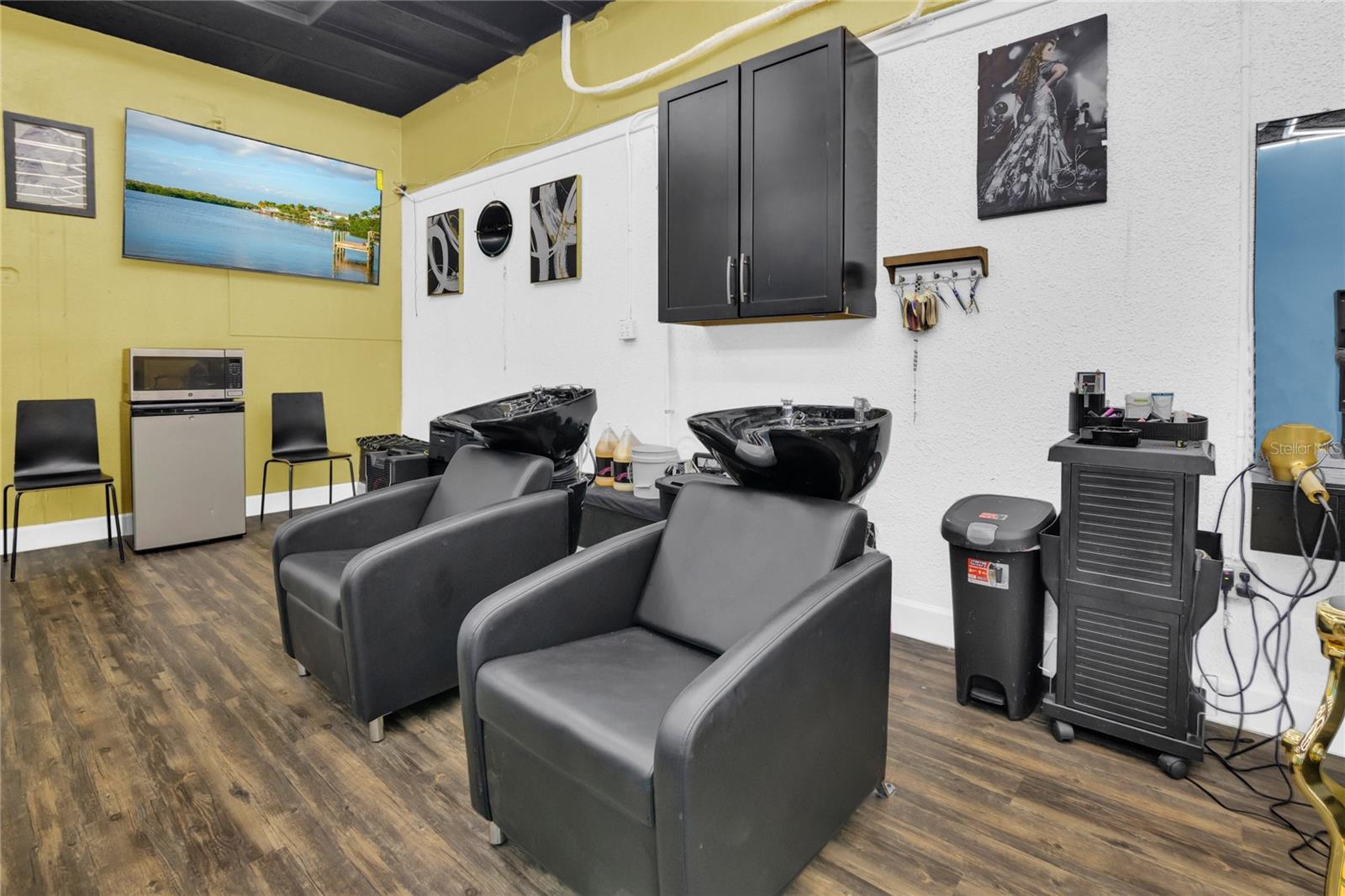 Image 5 of 23 For 123 Main Street