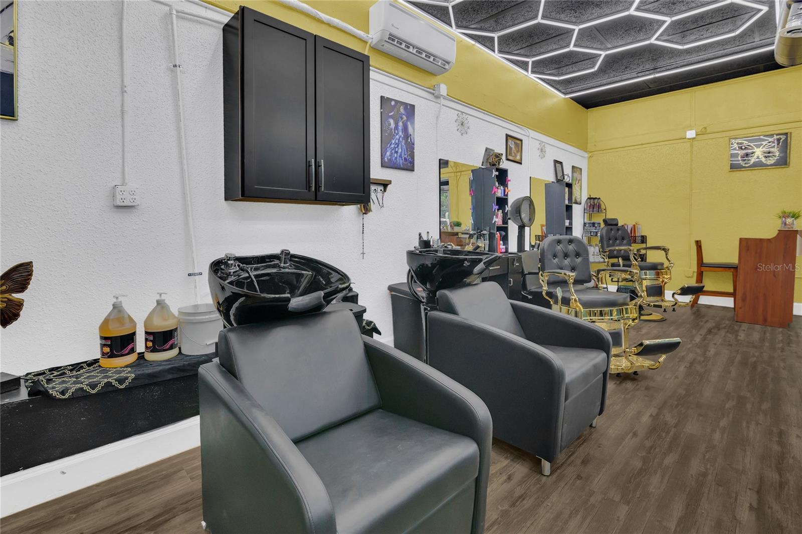 Image 6 of 23 For 123 Main Street