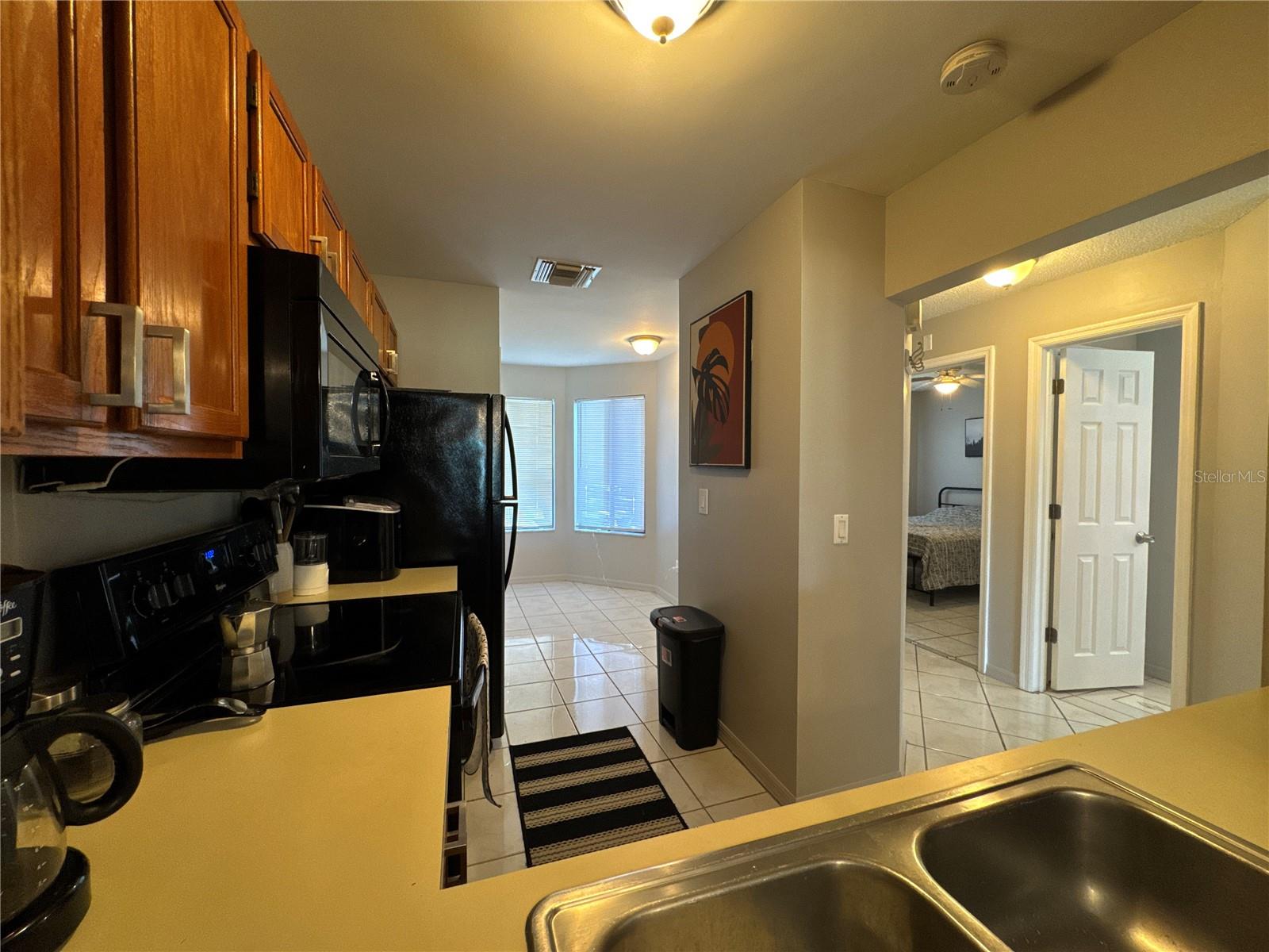 Image 15 of 34 For 9502 Darien Avenue 9502