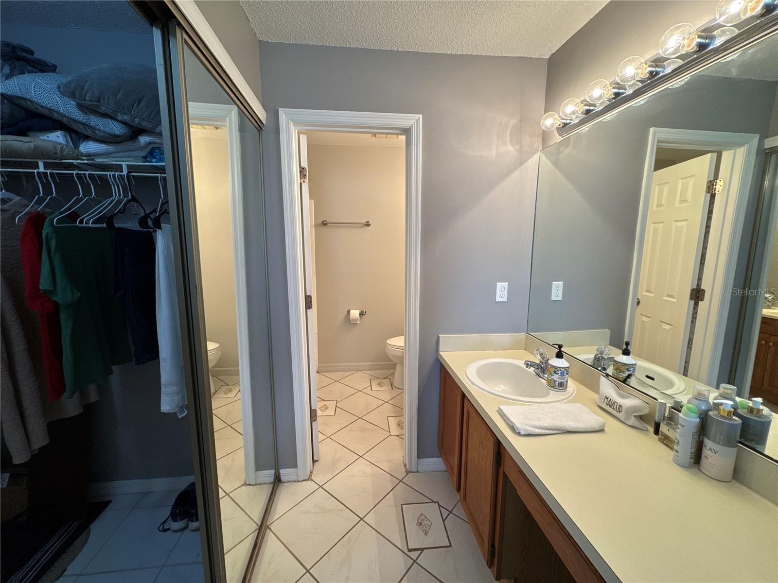 Image 6 of 34 For 9502 Darien Avenue 9502