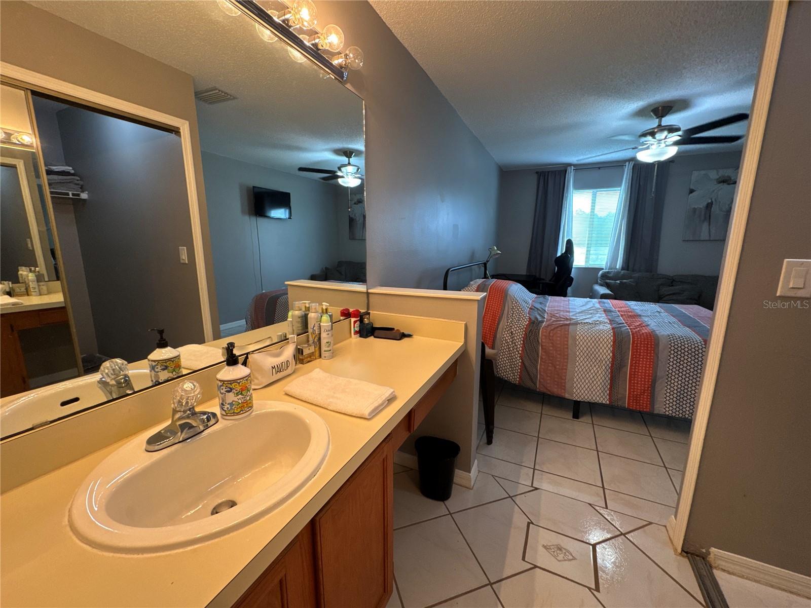Image 9 of 34 For 9502 Darien Avenue 9502