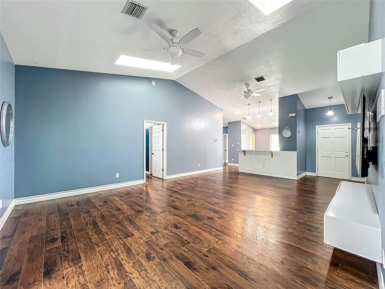 Image 11 of 42 For 4942 Eden View Court