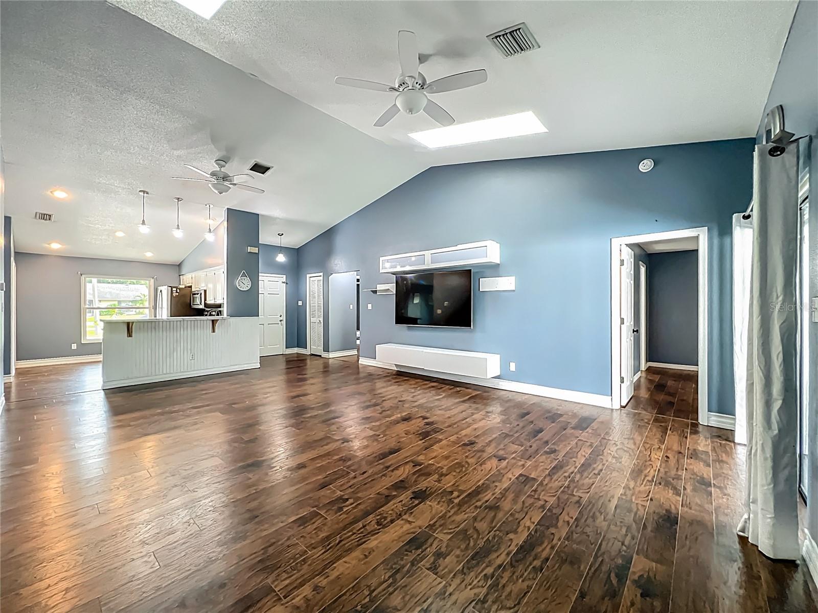 Image 13 of 42 For 4942 Eden View Court