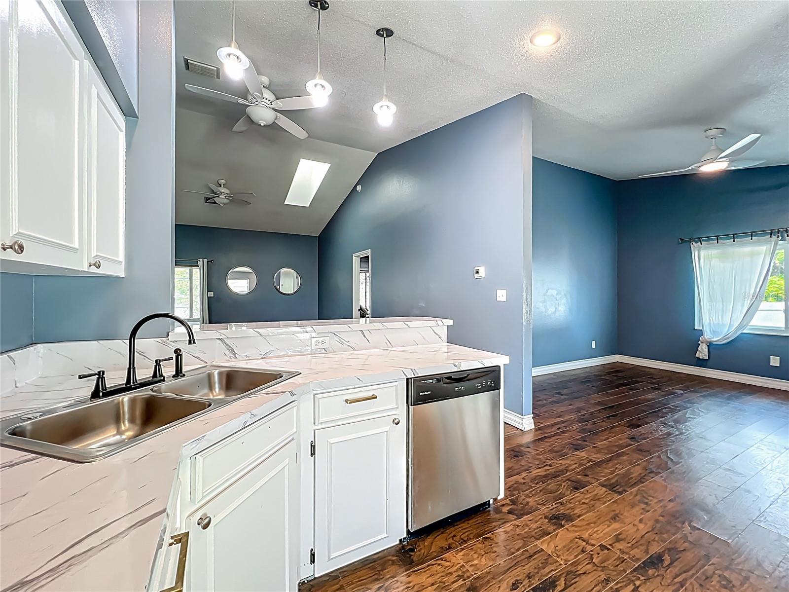 Image 21 of 42 For 4942 Eden View Court