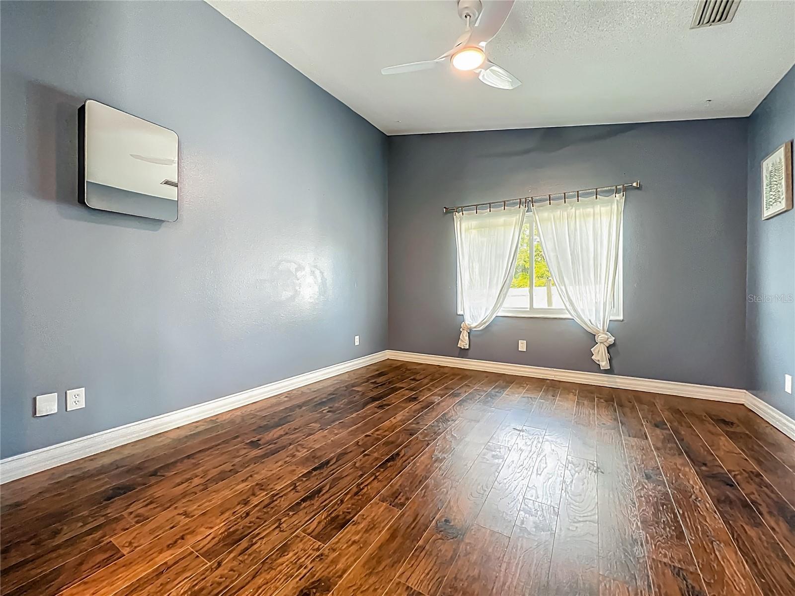 Image 23 of 42 For 4942 Eden View Court