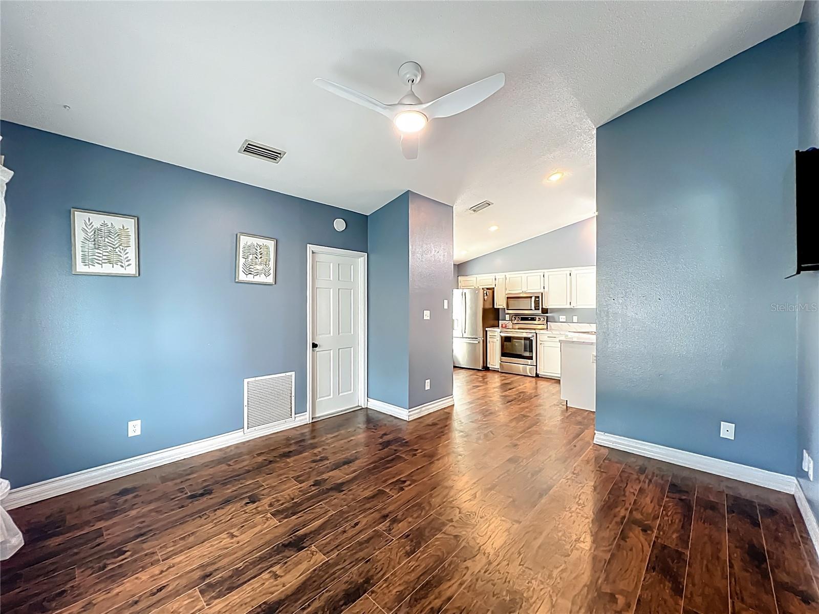 Image 24 of 42 For 4942 Eden View Court