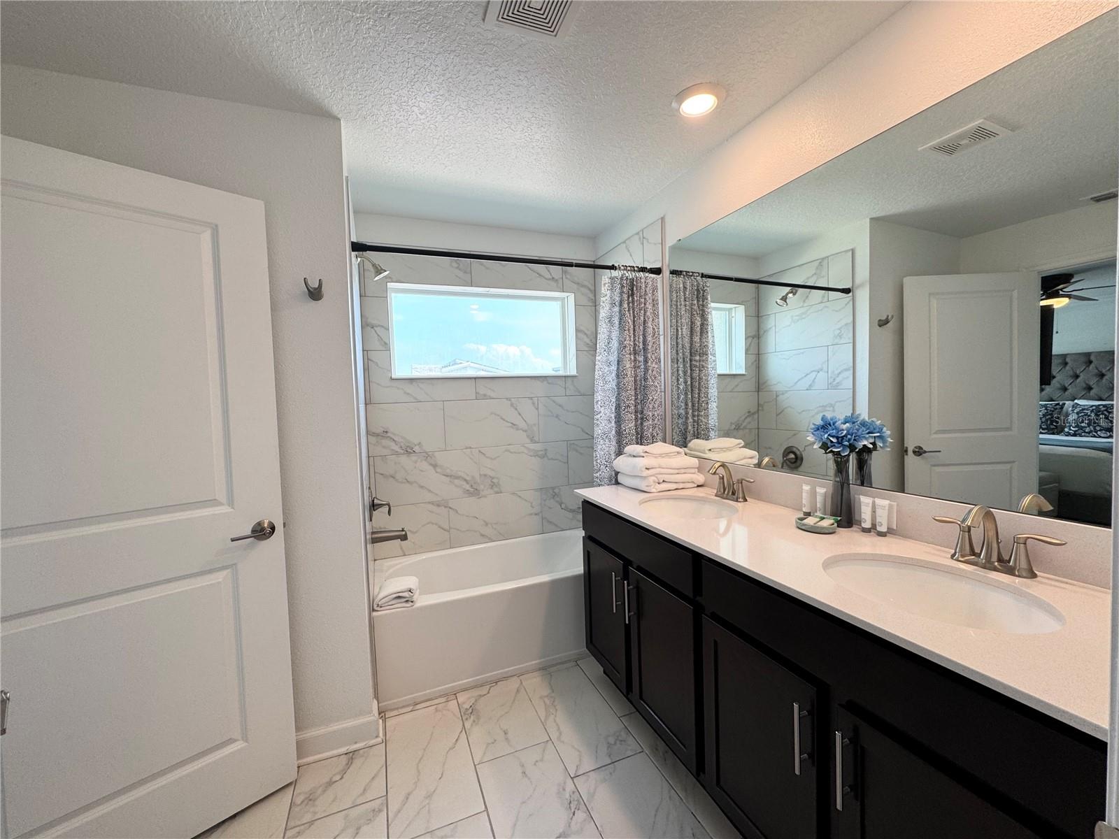 Image 17 of 40 For 4192 Paragraph Drive