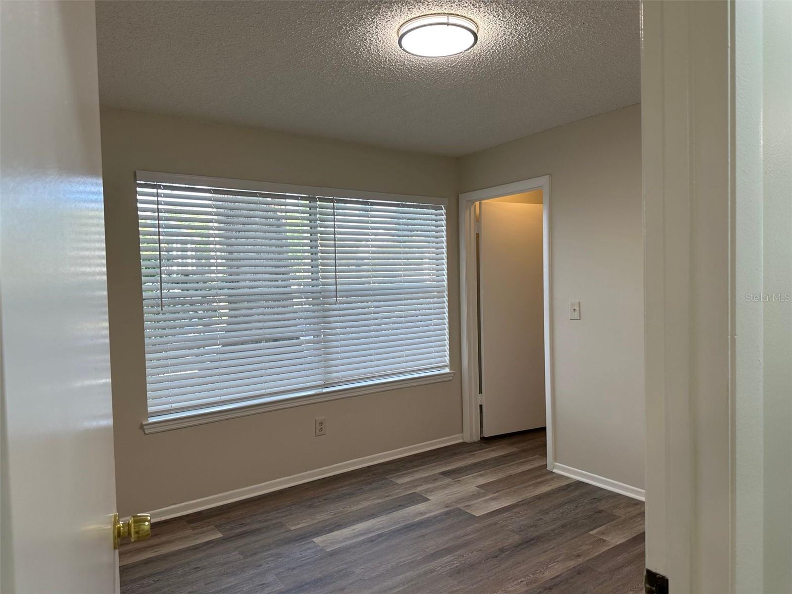 Image 11 of 29 For 718 Sugar Bay Way 100