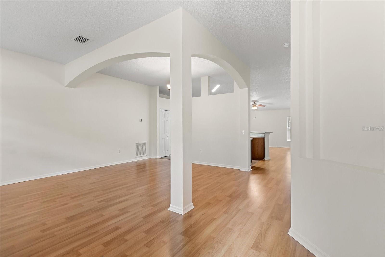 Image 4 of 32 For 1331 Wildberry Lane