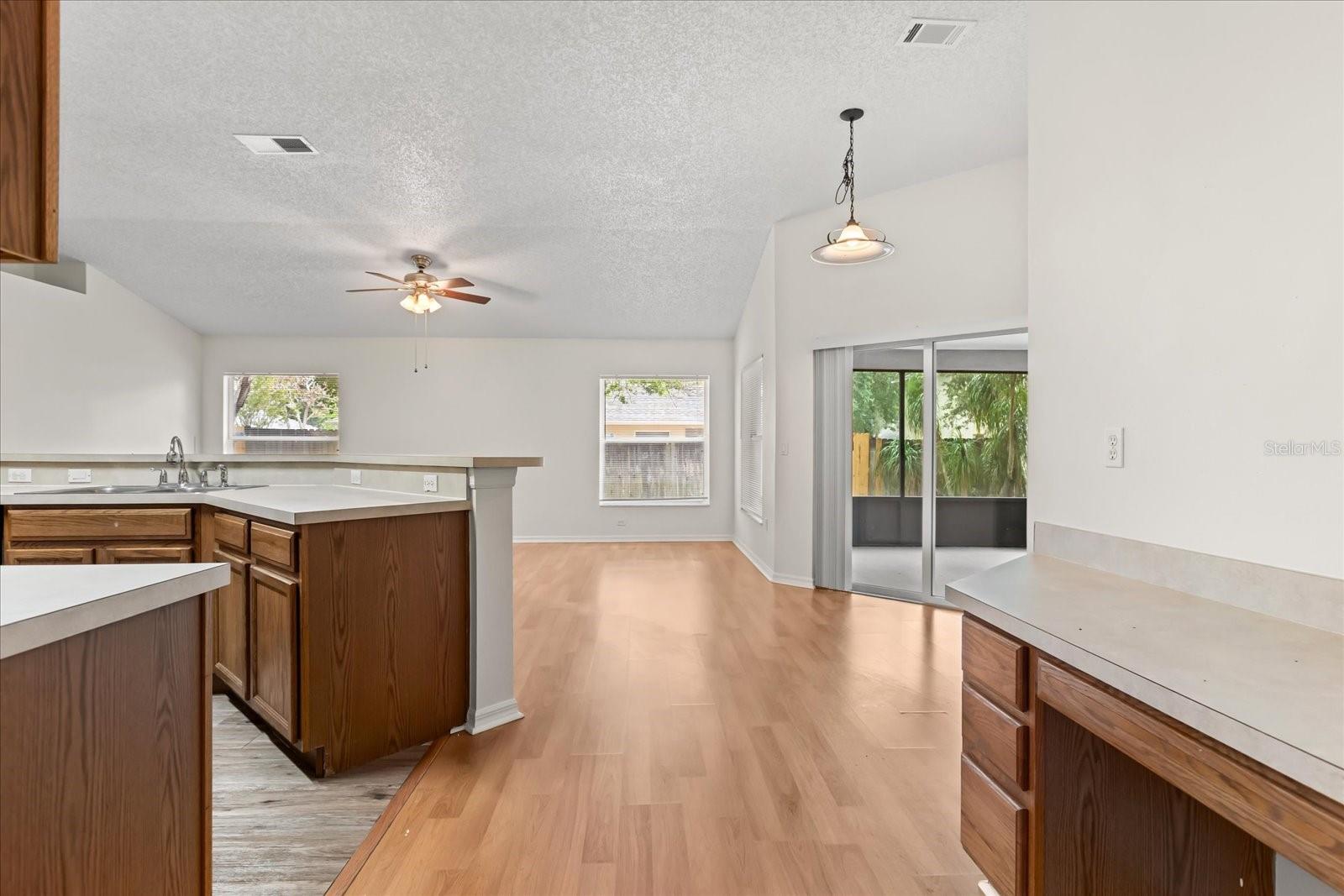 Image 7 of 32 For 1331 Wildberry Lane
