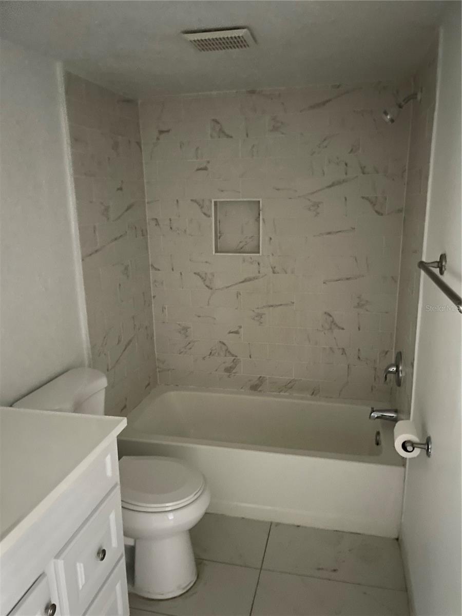 Image 15 of 18 For 5148 Conroy Road 1214