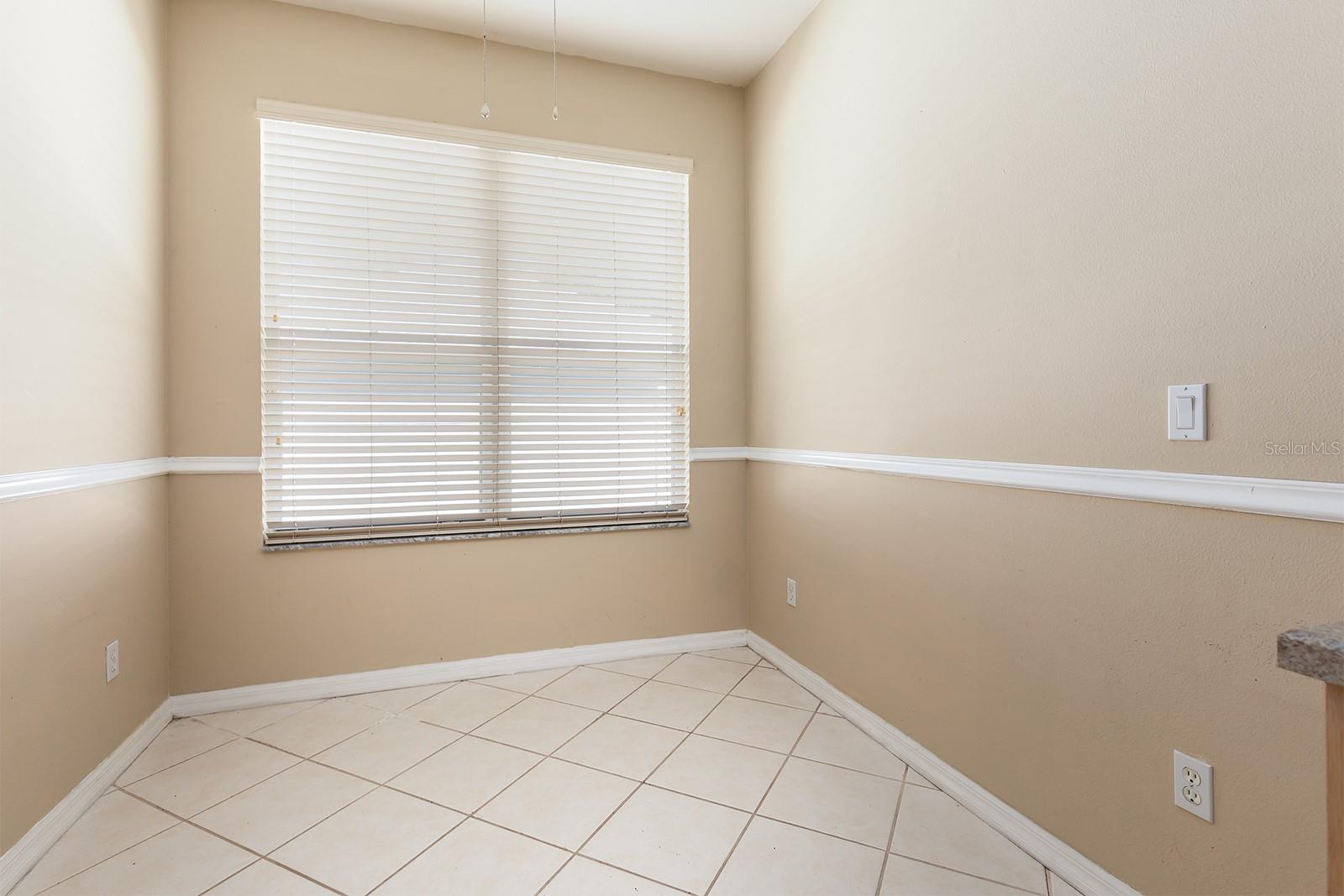 Image 7 of 22 For 1601 Stoneywood Way