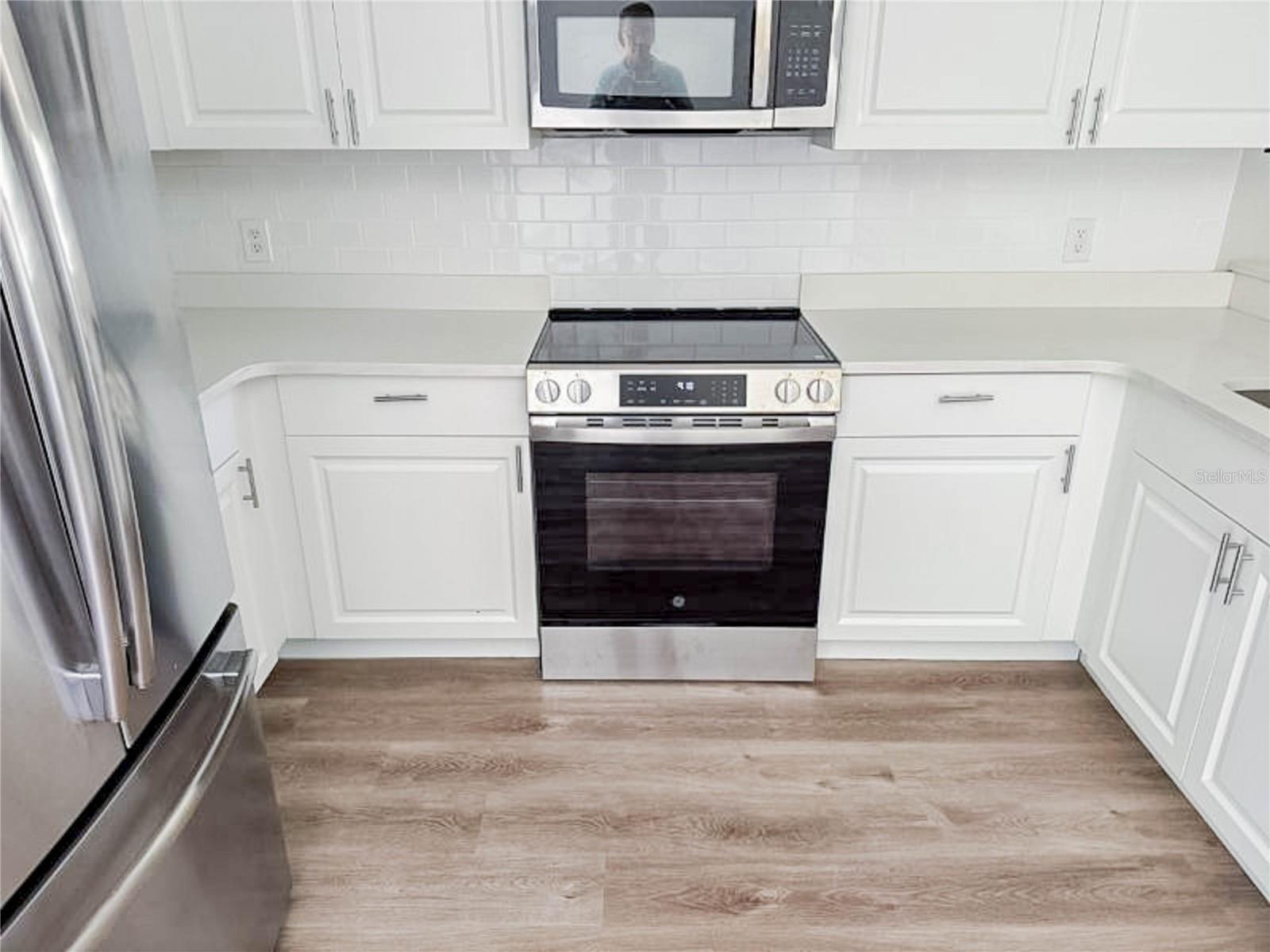 Image 11 of 15 For 2017 17th Avenue W