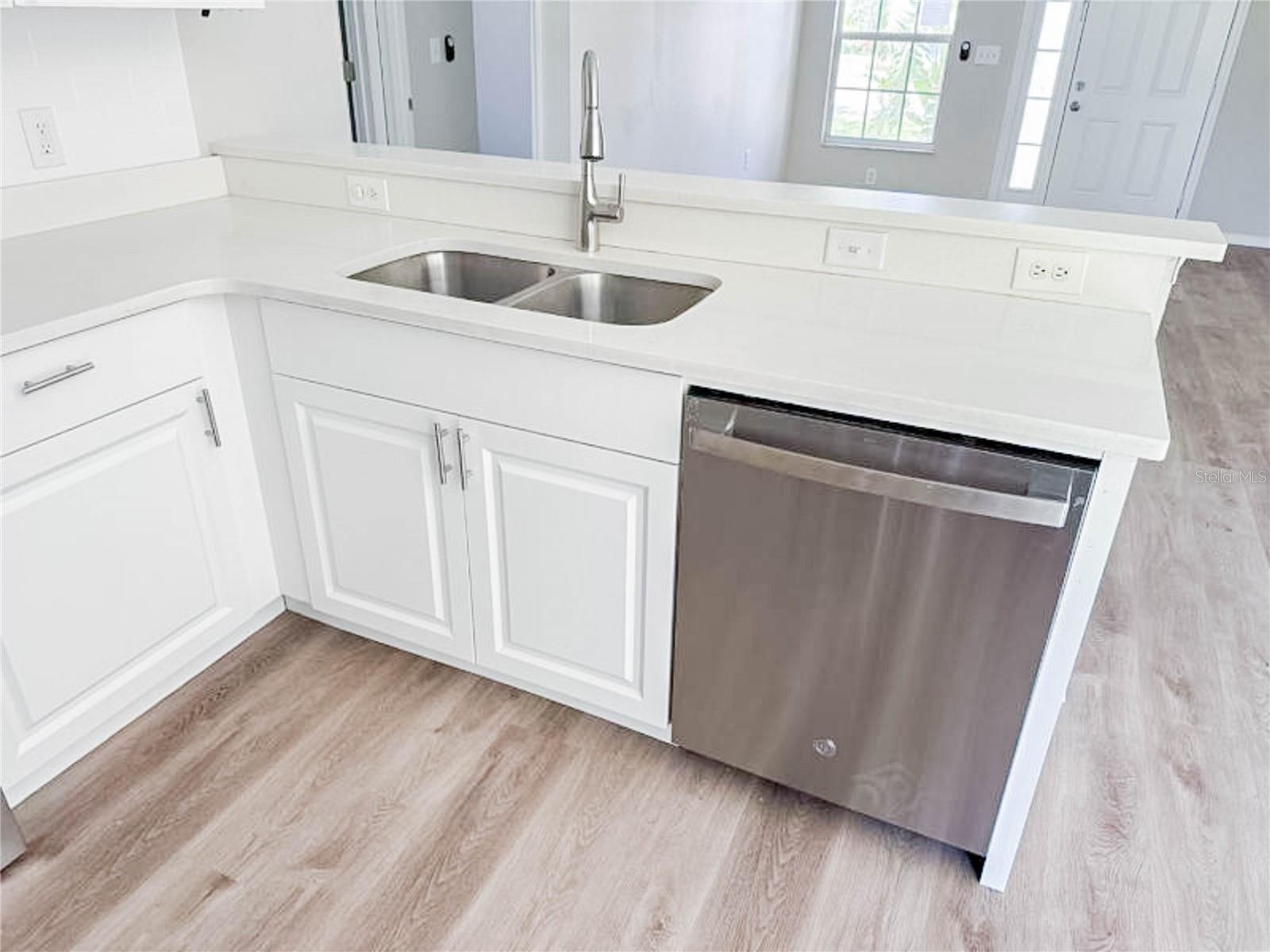 Image 12 of 15 For 2017 17th Avenue W