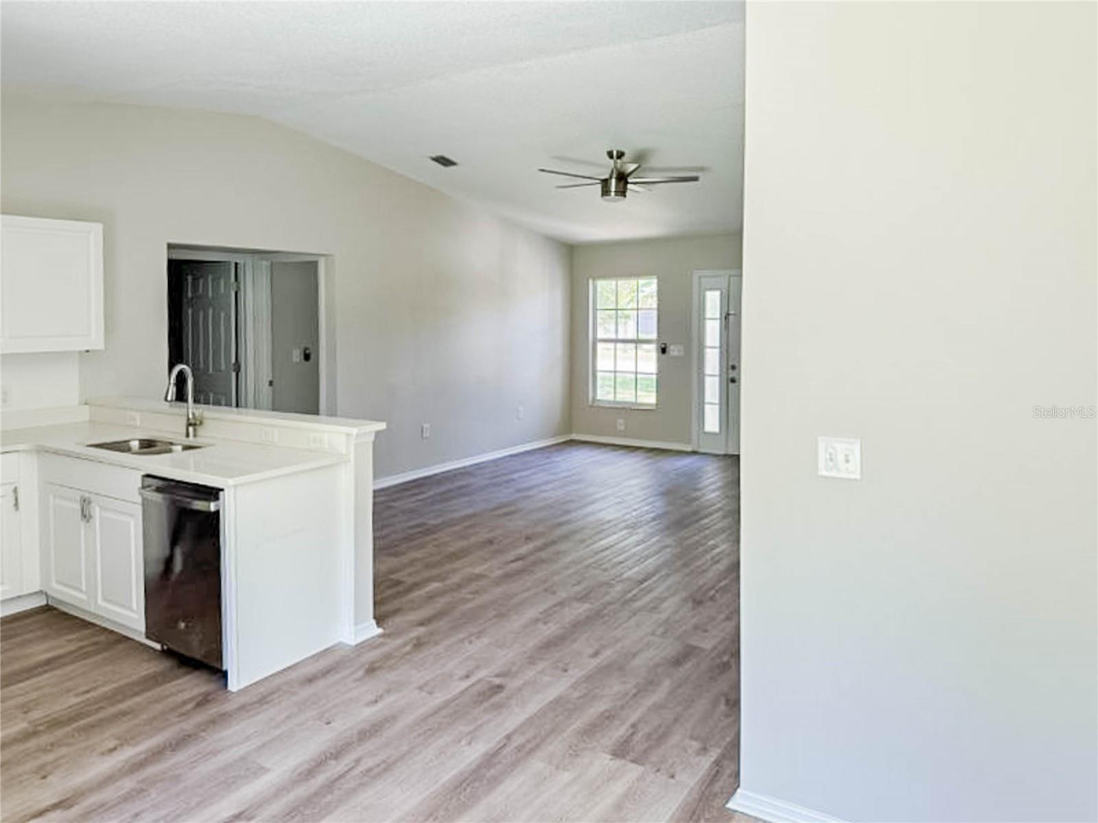 Image 15 of 15 For 2017 17th Avenue W