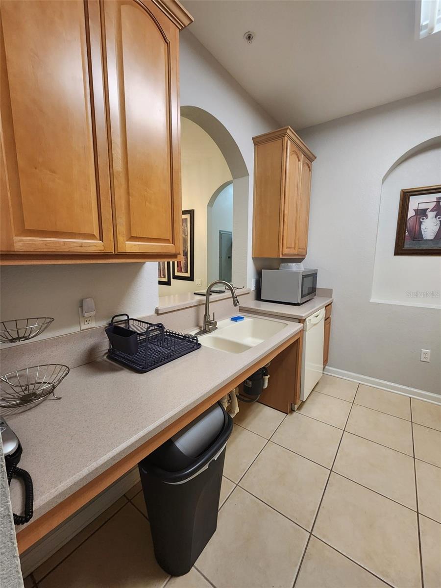 Image 12 of 29 For 4802 Cayview Avenue 102