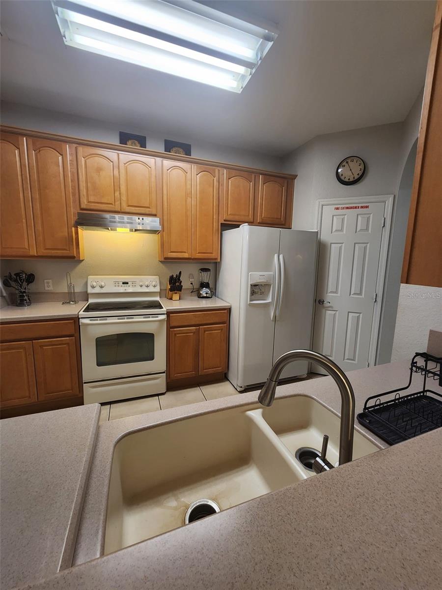 Image 13 of 29 For 4802 Cayview Avenue 102