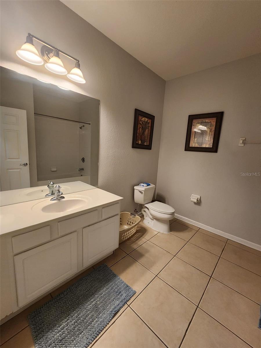 Image 18 of 29 For 4802 Cayview Avenue 102