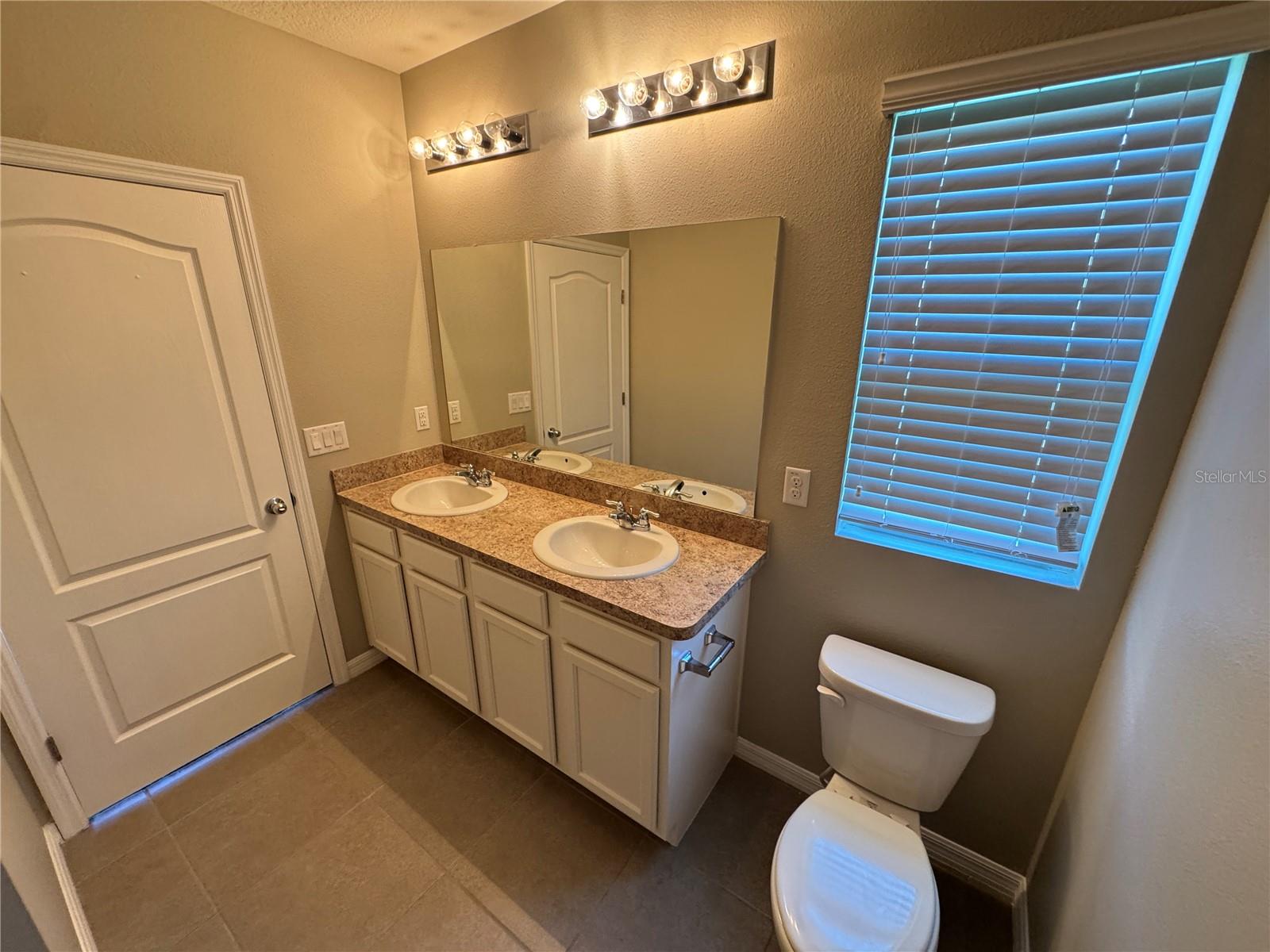 Image 30 of 33 For 2323 Silver View Drive