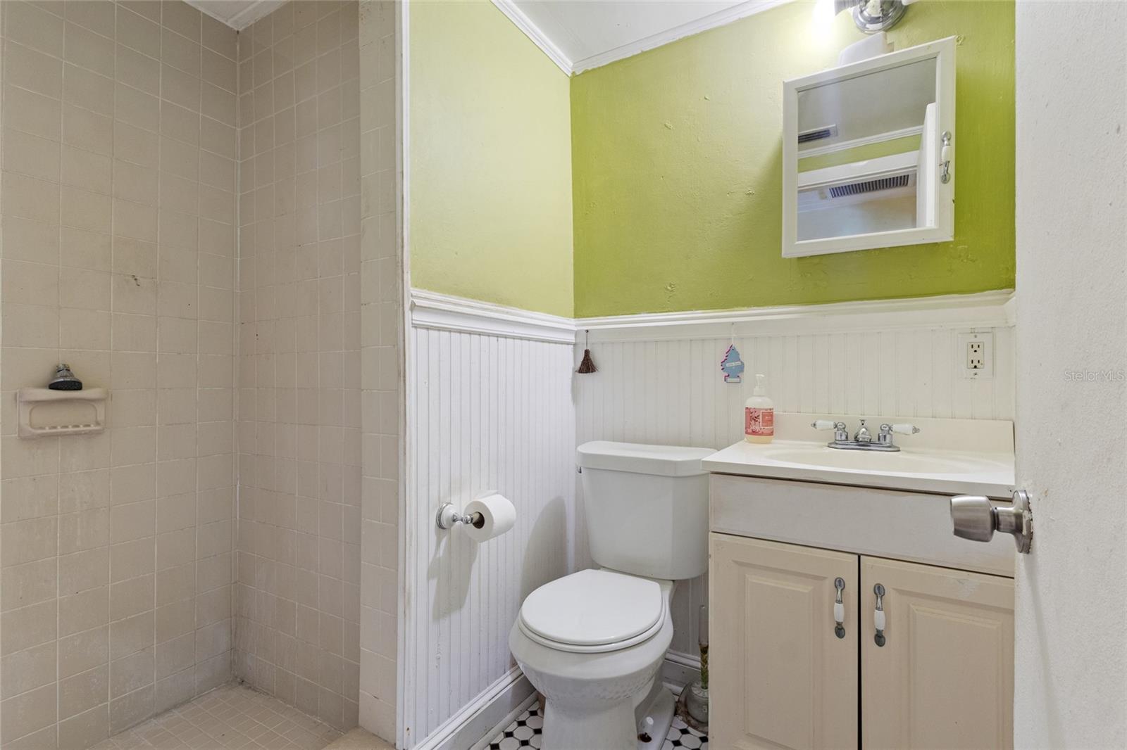 Image 13 of 33 For 1607 Lake Lorine Drive