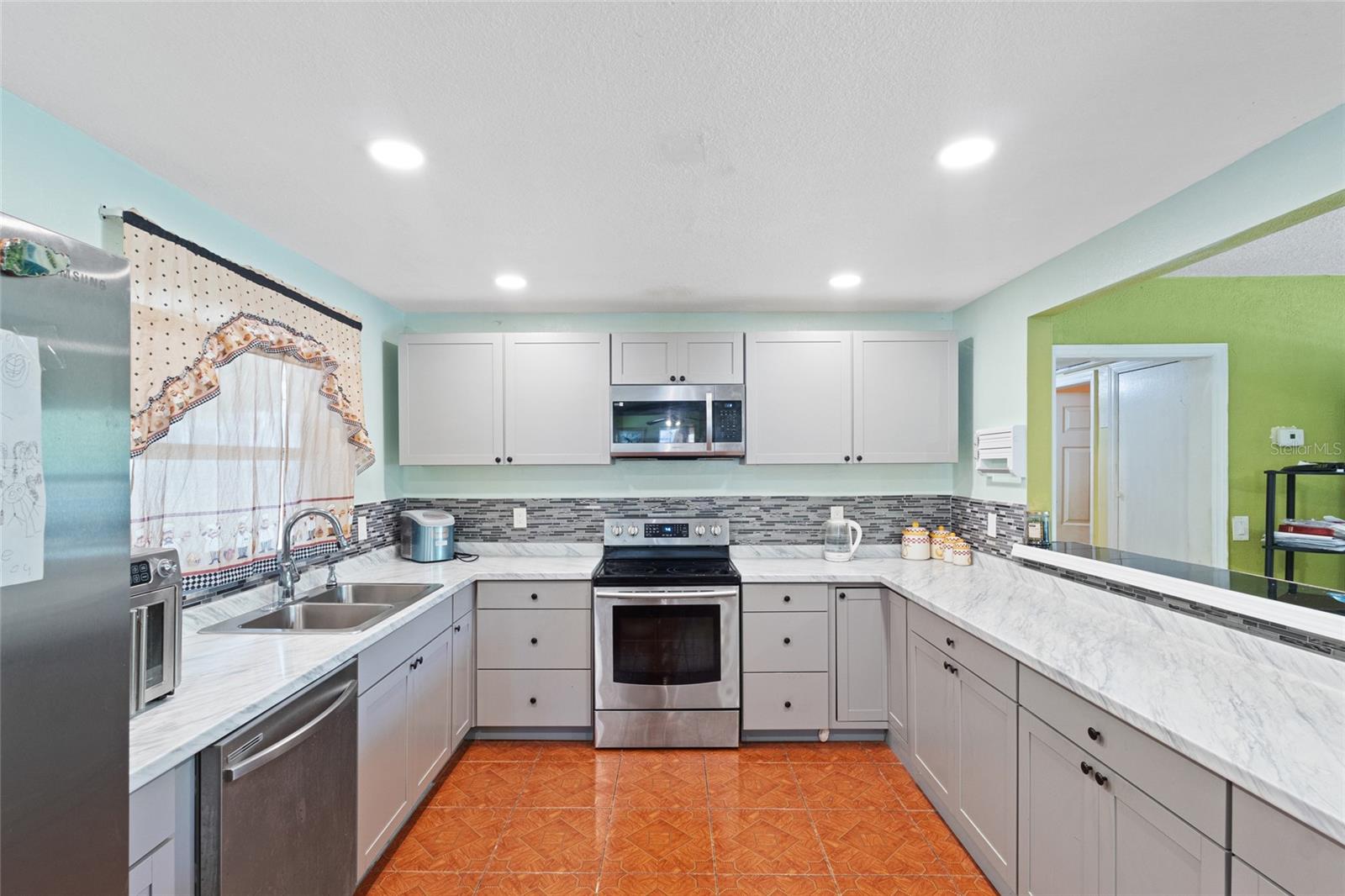 Image 5 of 33 For 1607 Lake Lorine Drive