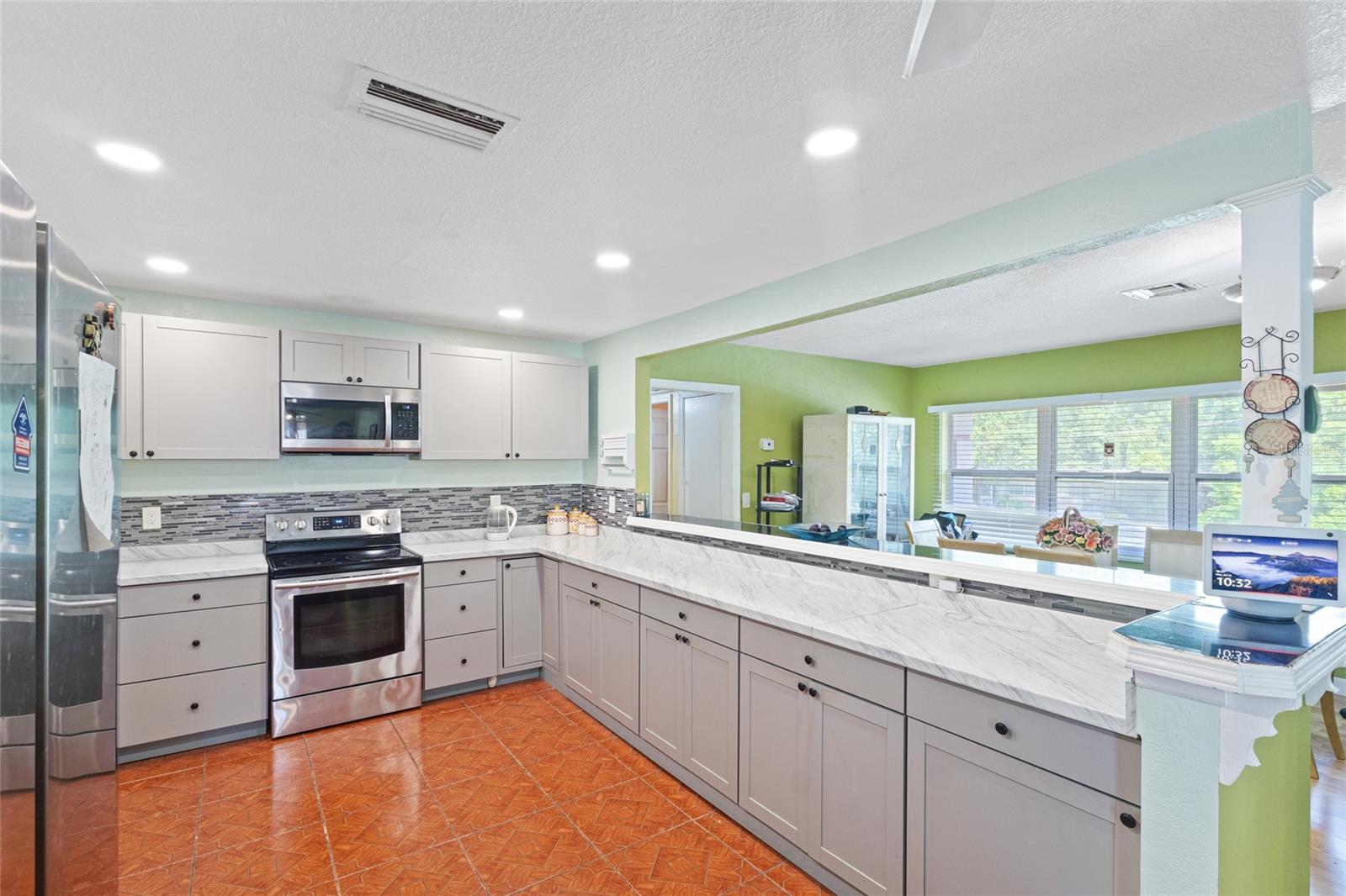 Image 6 of 33 For 1607 Lake Lorine Drive