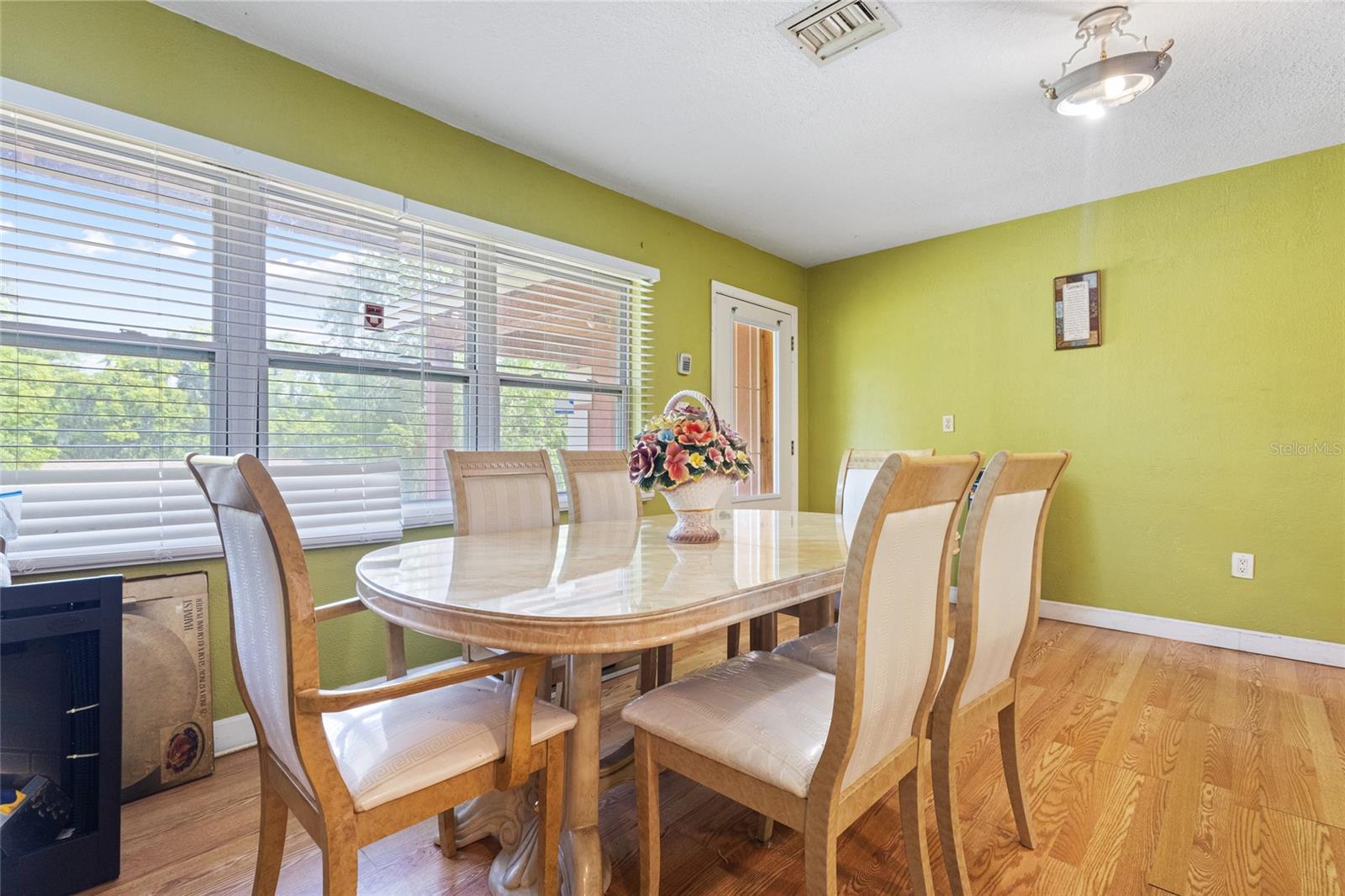 Image 9 of 33 For 1607 Lake Lorine Drive