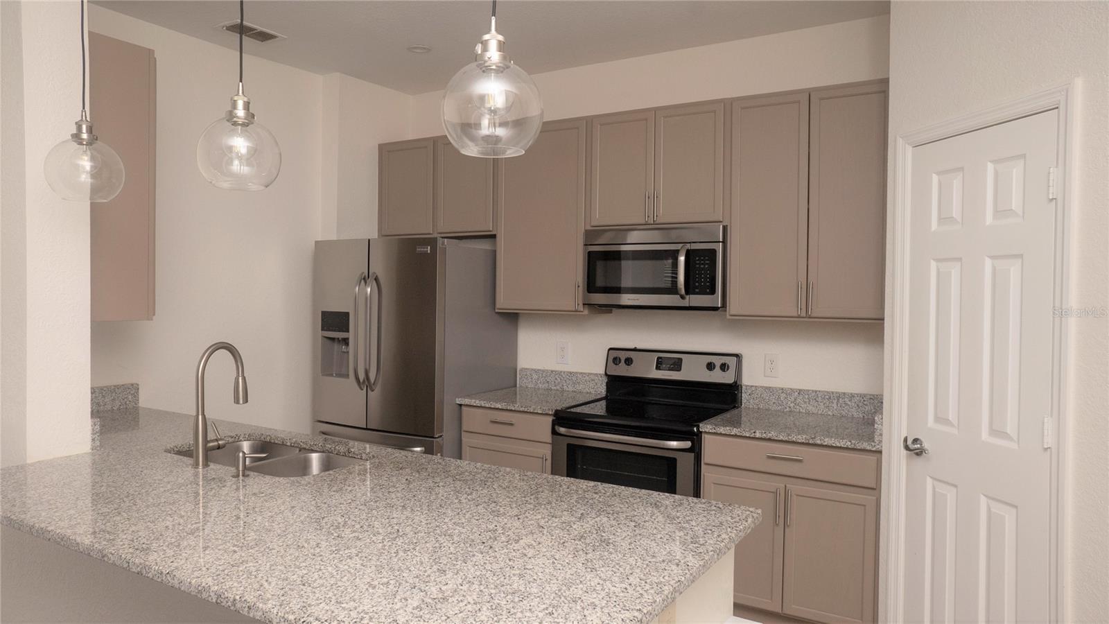 Image 6 of 16 For 6466 Cava Alta Drive 103