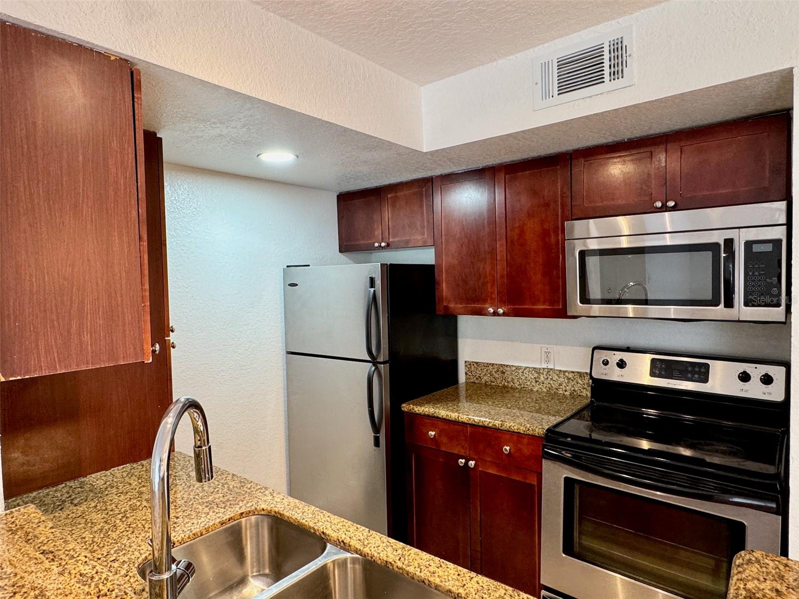 Image 11 of 28 For 5144 Conroy Road 1028