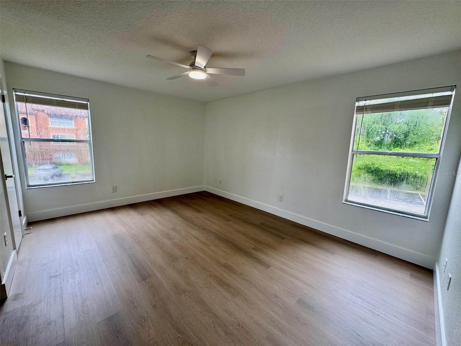 Image 16 of 28 For 5144 Conroy Road 1028